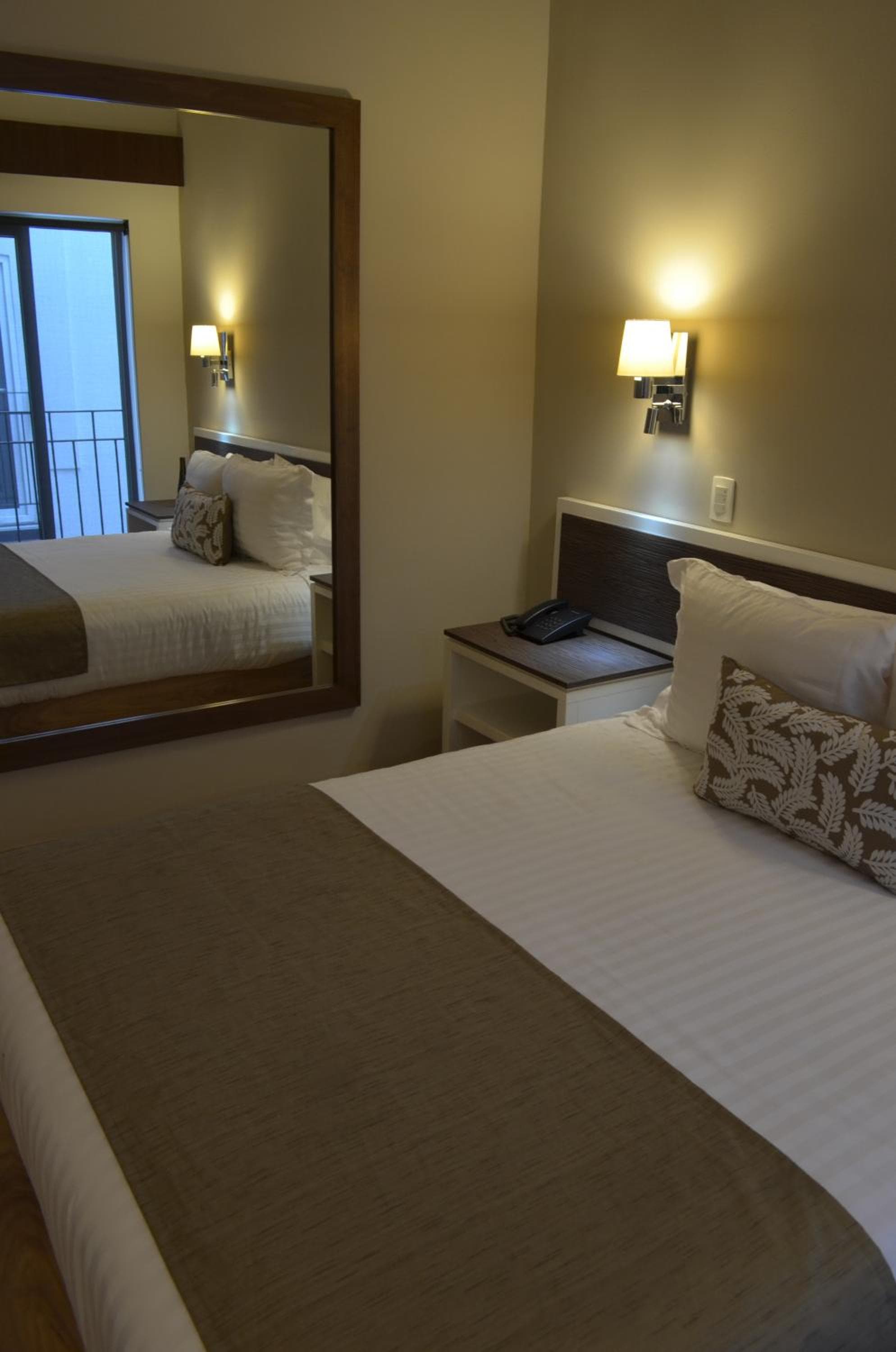 Hotel Plaza Revolución — 5