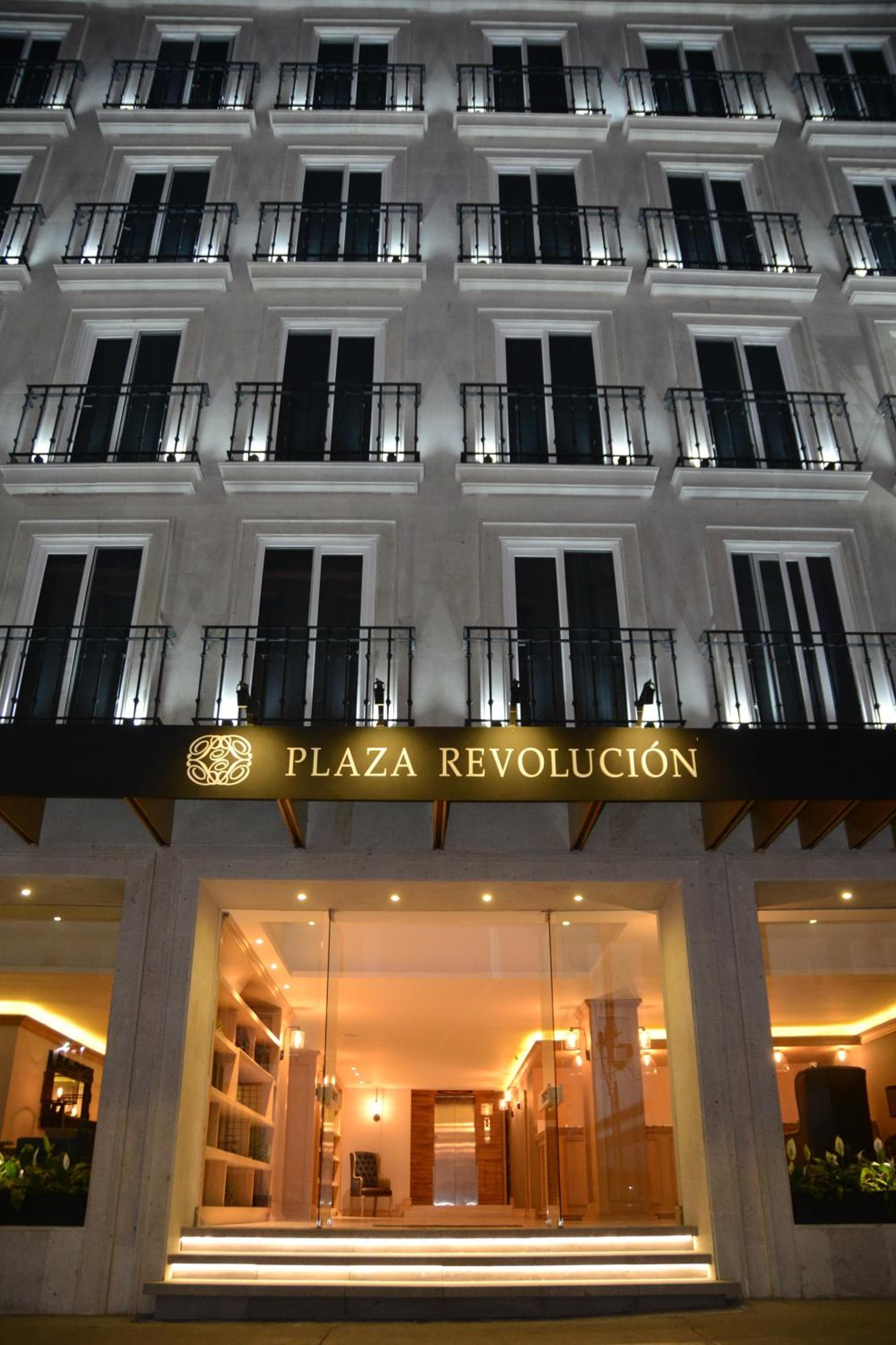 Hotel Plaza Revolución — 22