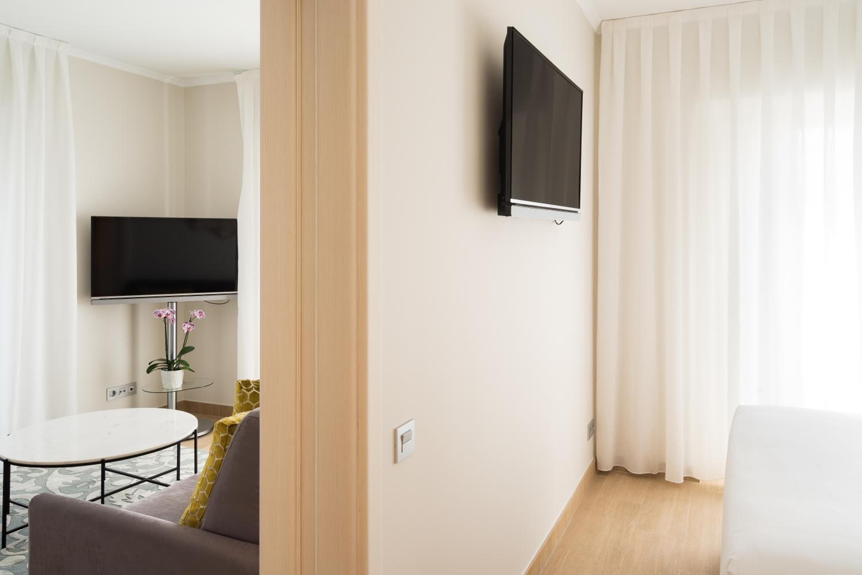 Tandem Soho Suites — 25
