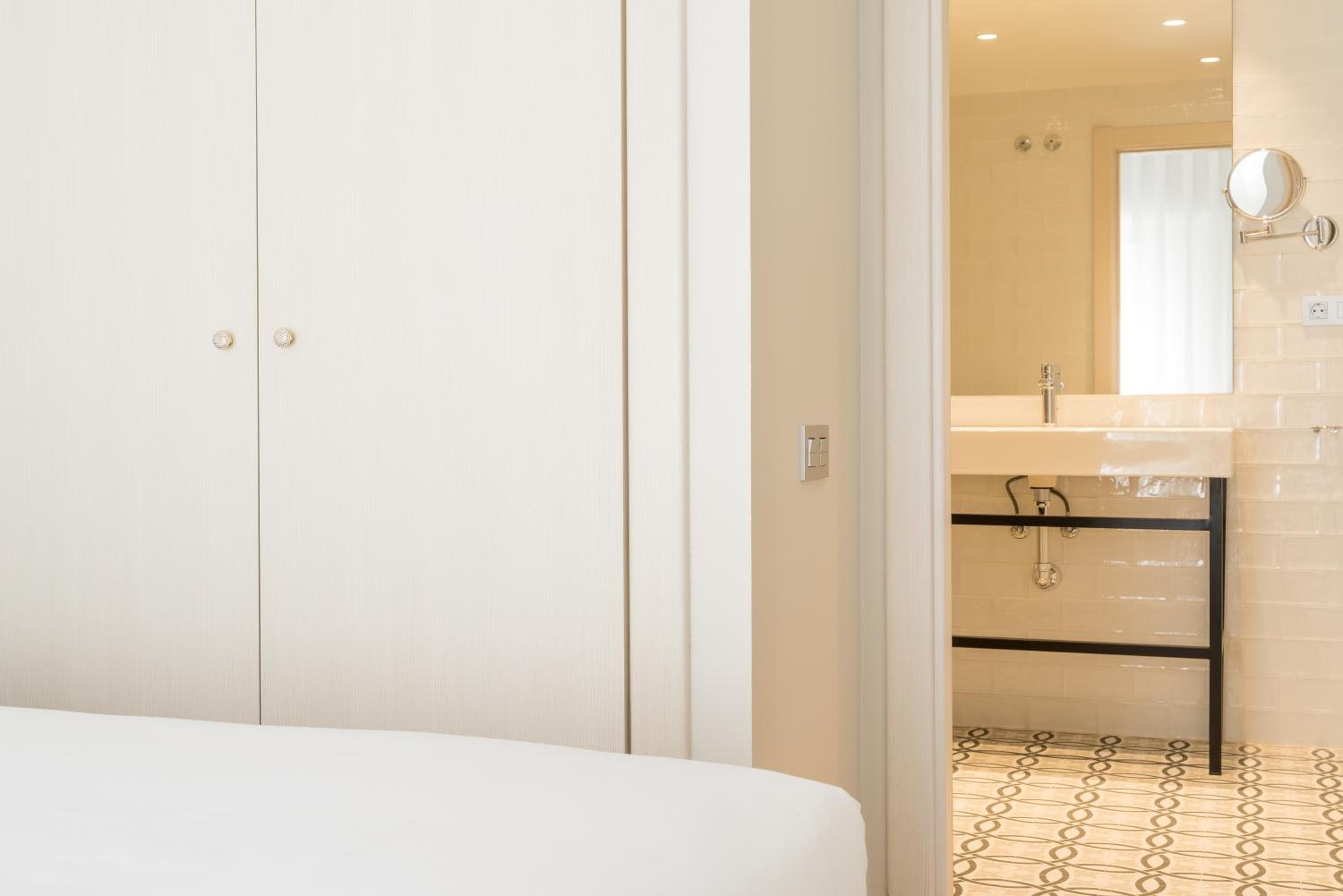Tandem Soho Suites — 14