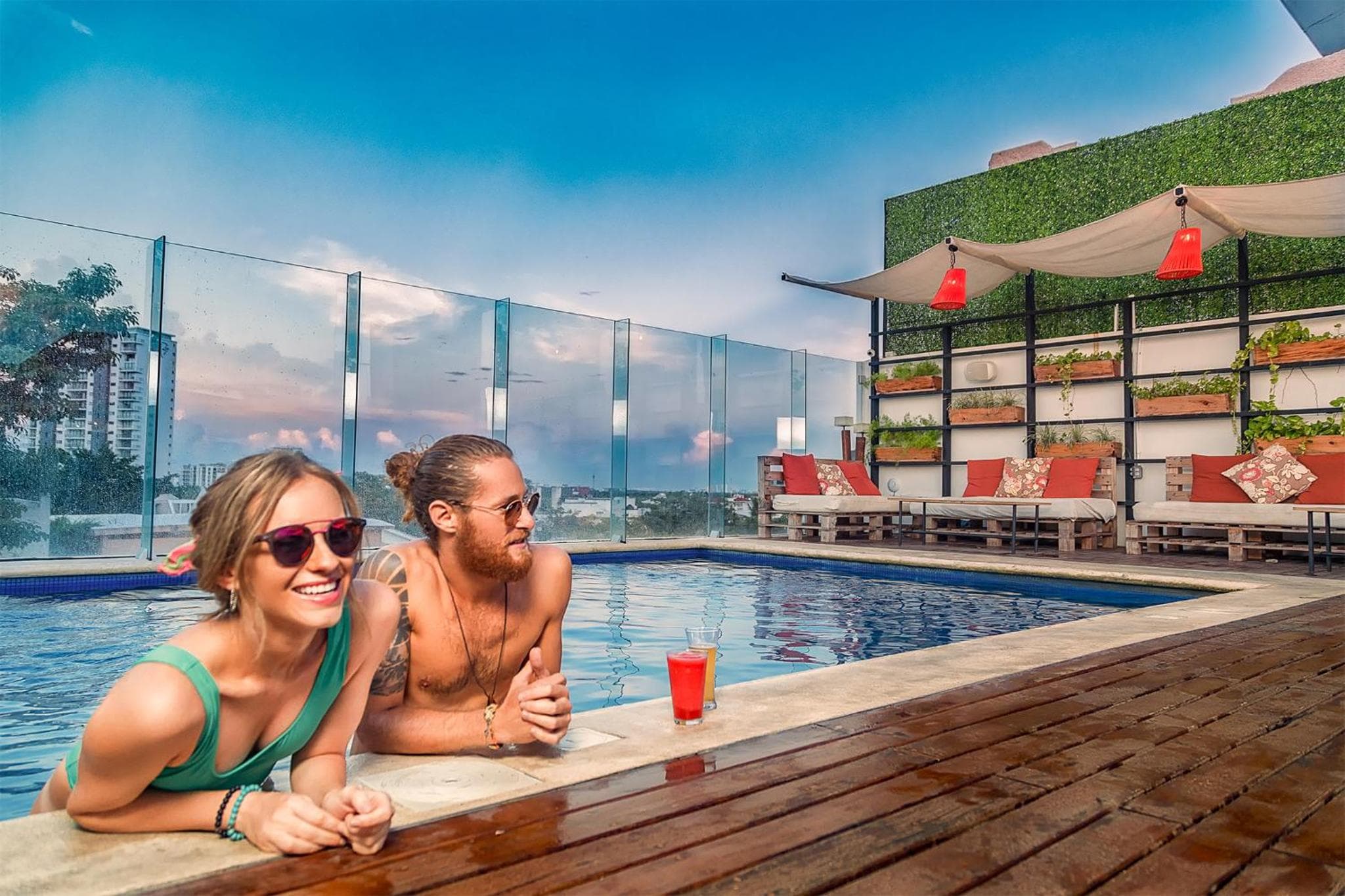 Nomads Hotel, Hostal y Piscina en la azotea Cancún — 28