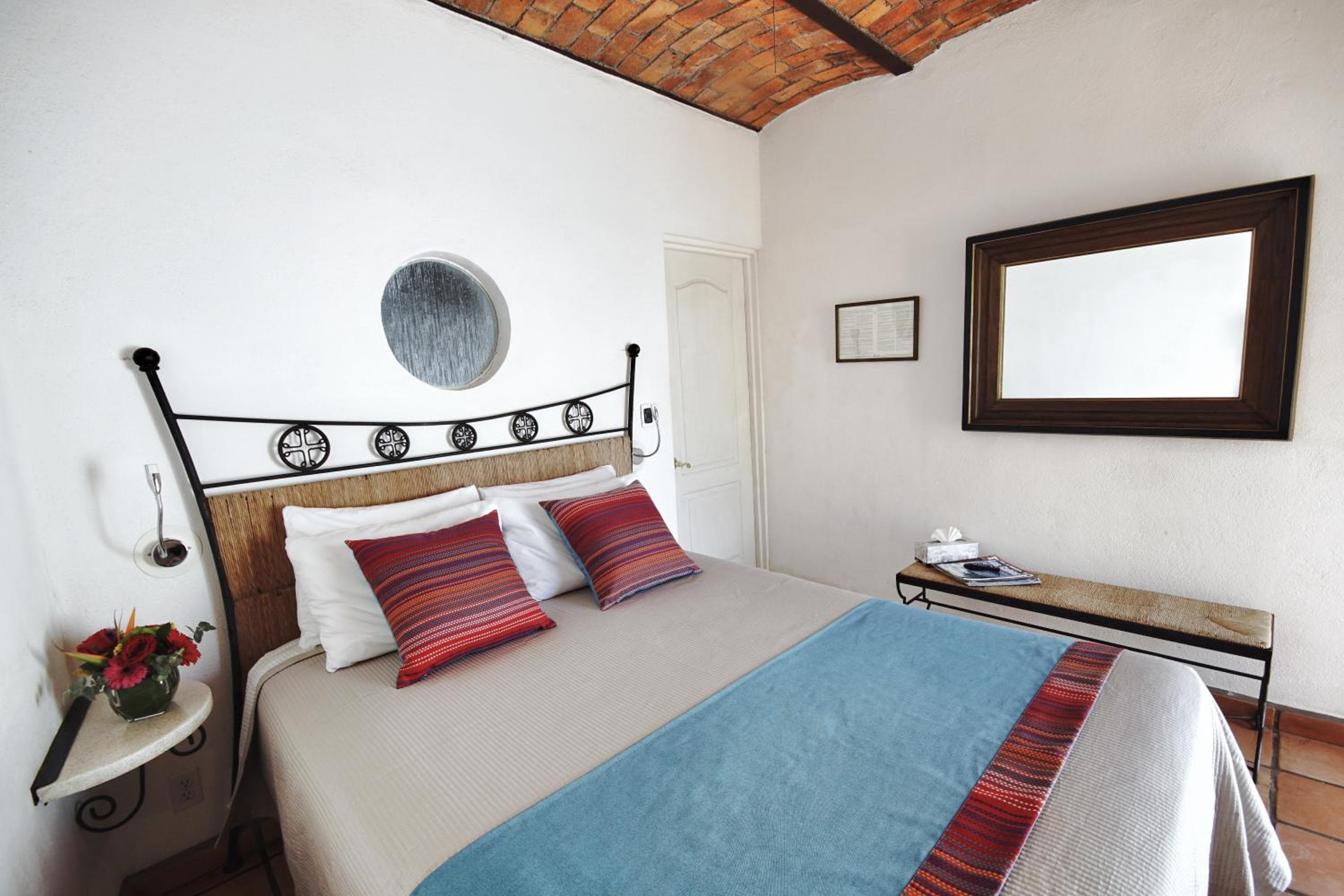 Los Milagros Hotel - Die Wunder Hotel — 13