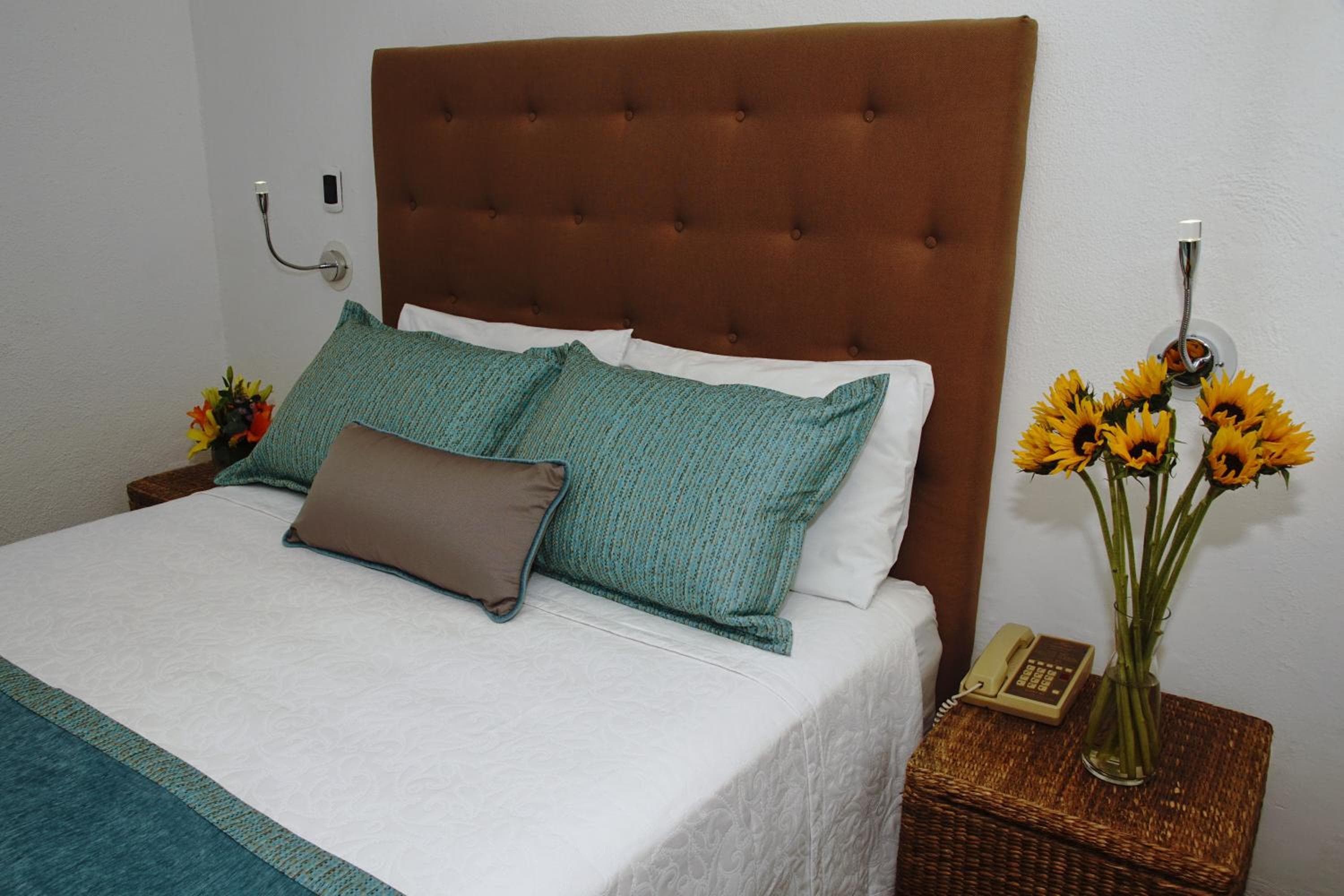 Los Milagros Hotel - Die Wunder Hotel — 20