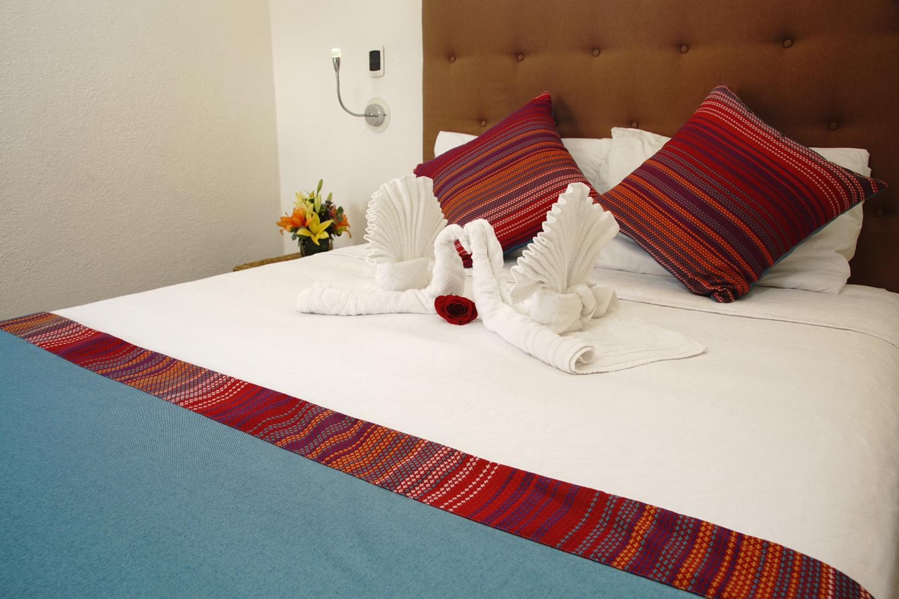 Los Milagros Hotel - Die Wunder Hotel — 23