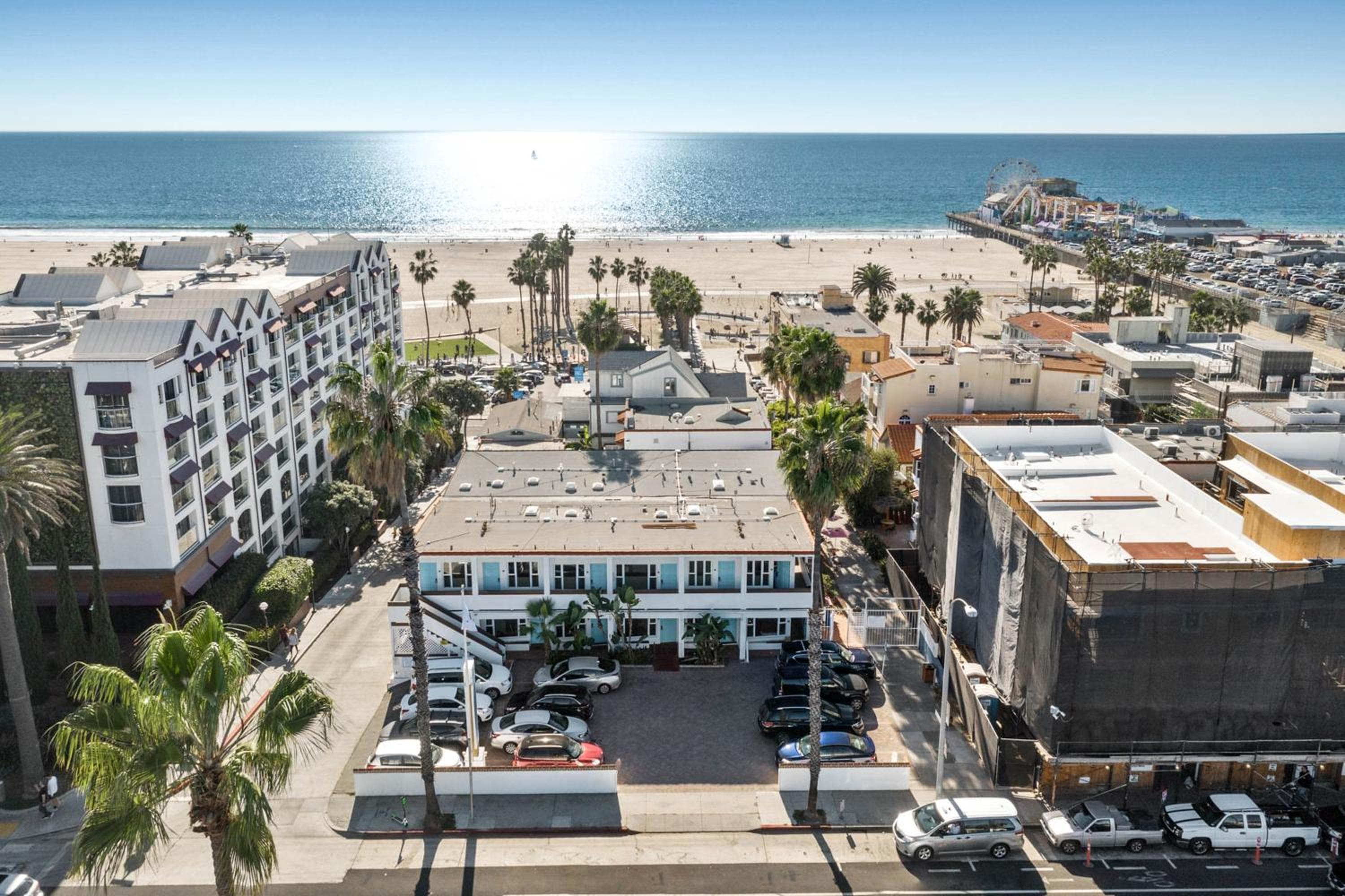 Sea Blue Hotel — 1