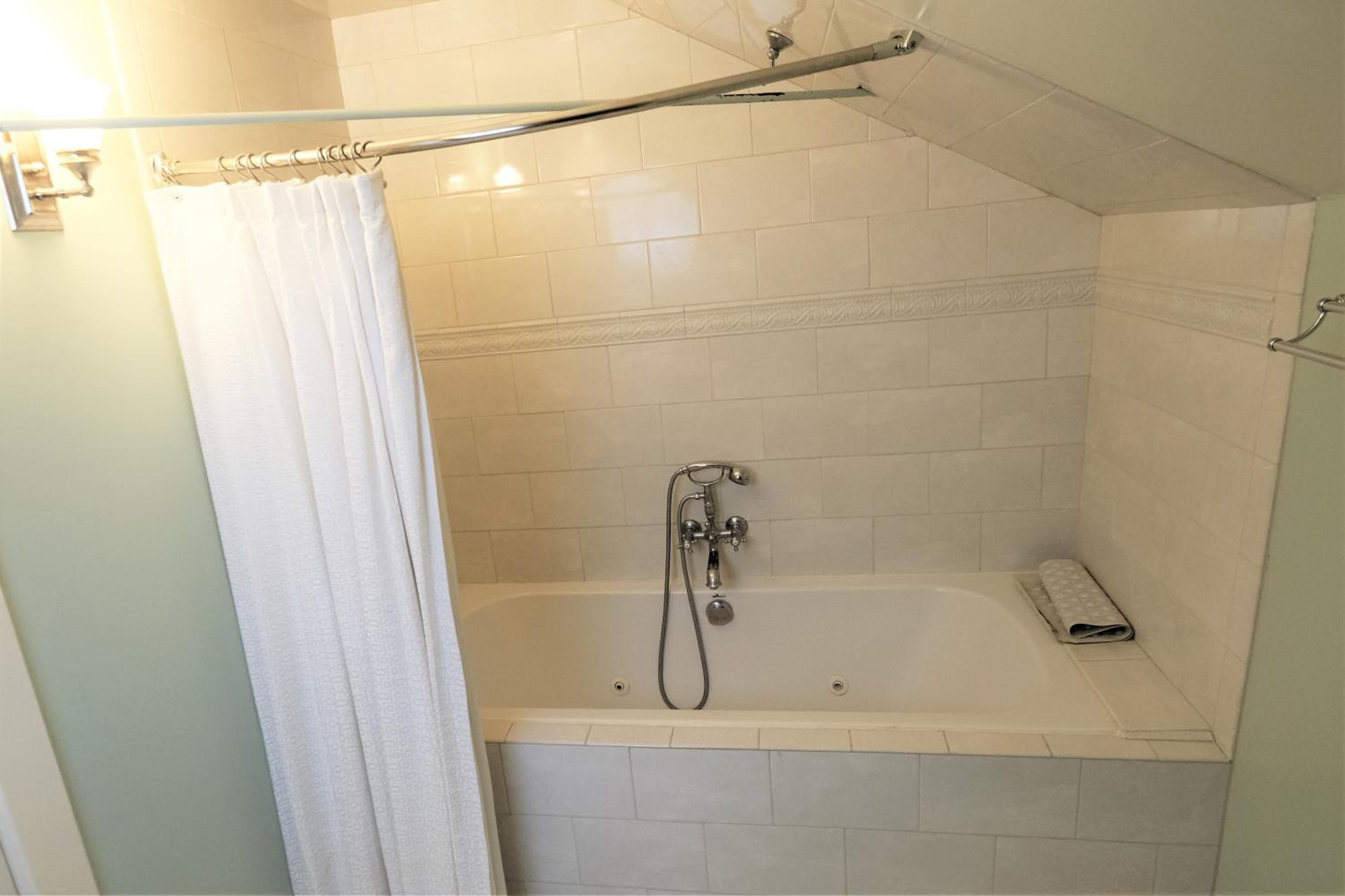 Arroyo Vista Inn — 22