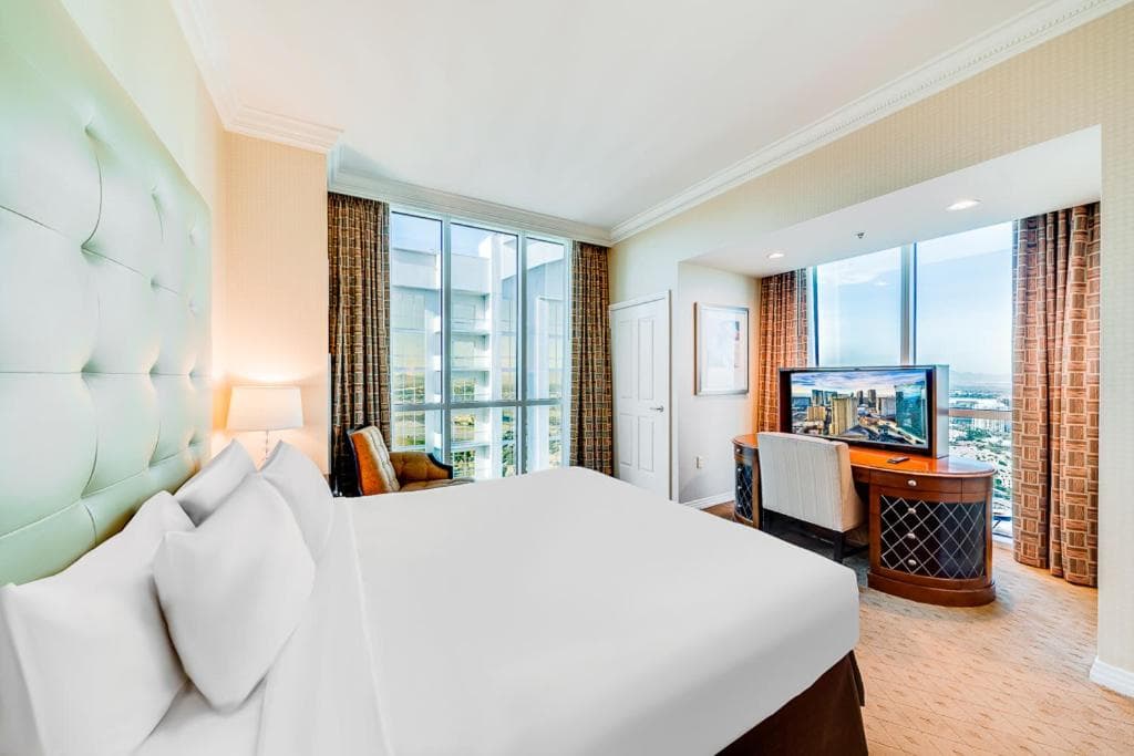 Jet Luxury at The Signature Condo Hotel — 5