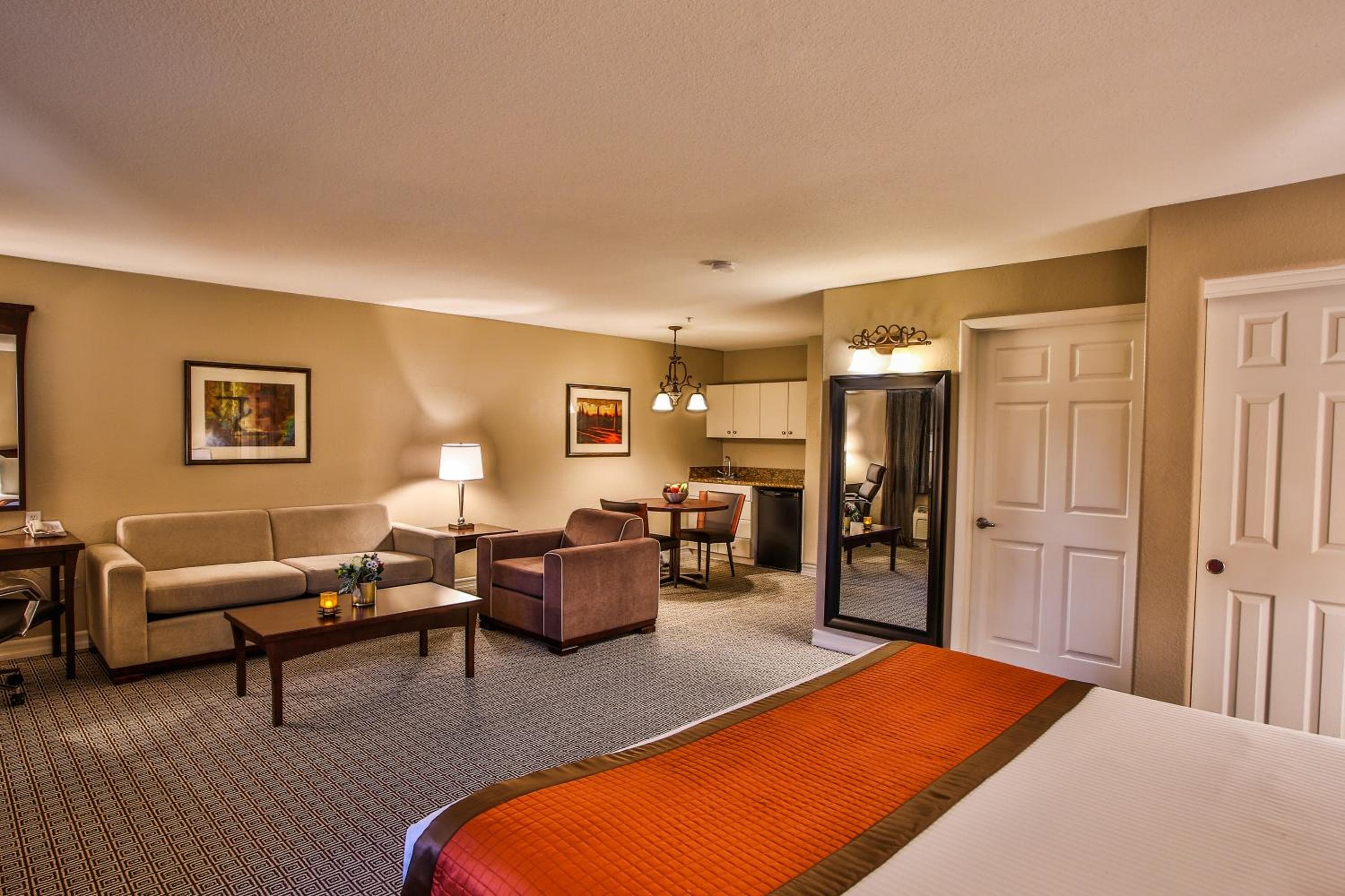 Tuscany Suites & Casino — 2