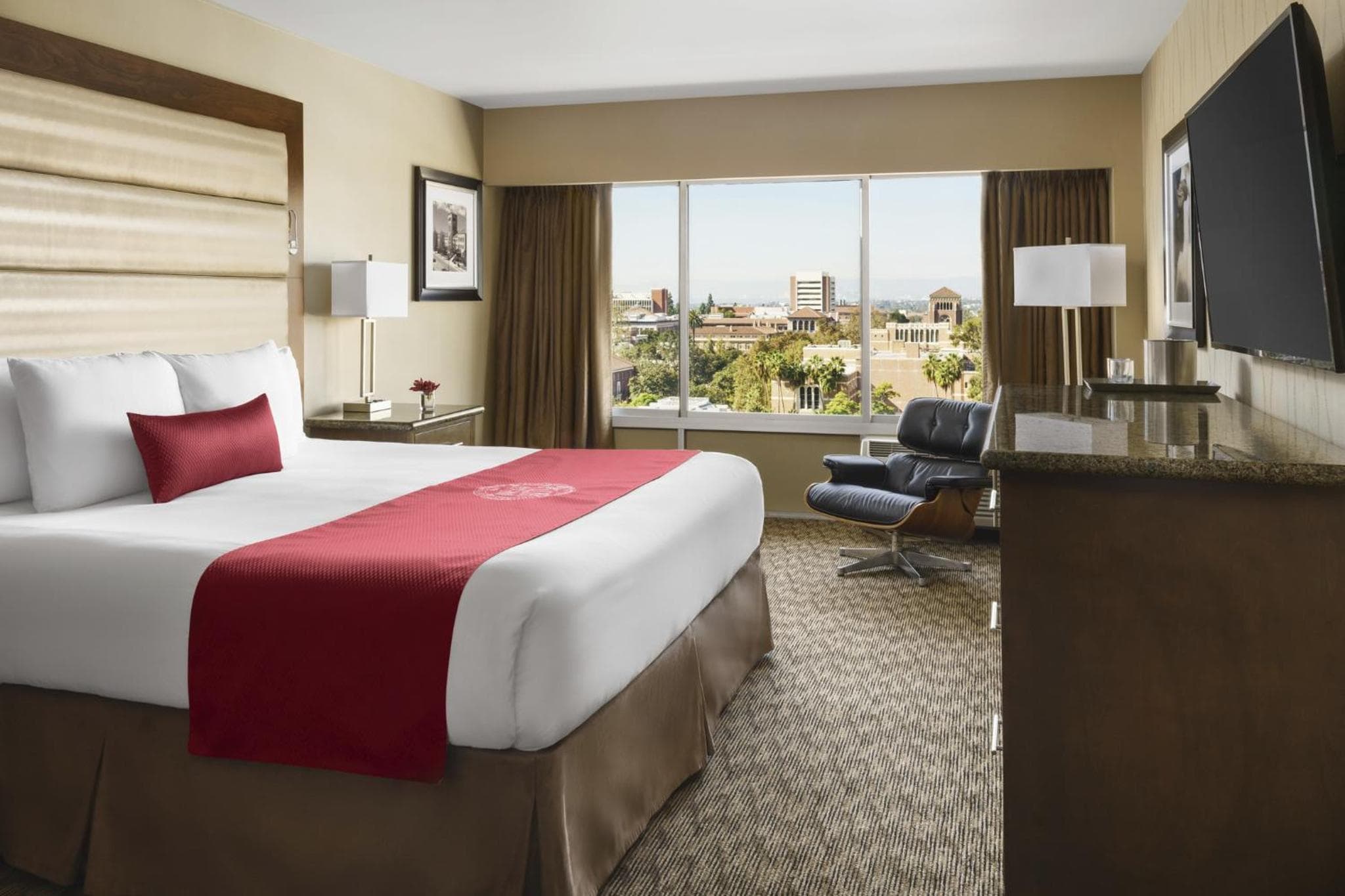 USC Hotel — 15