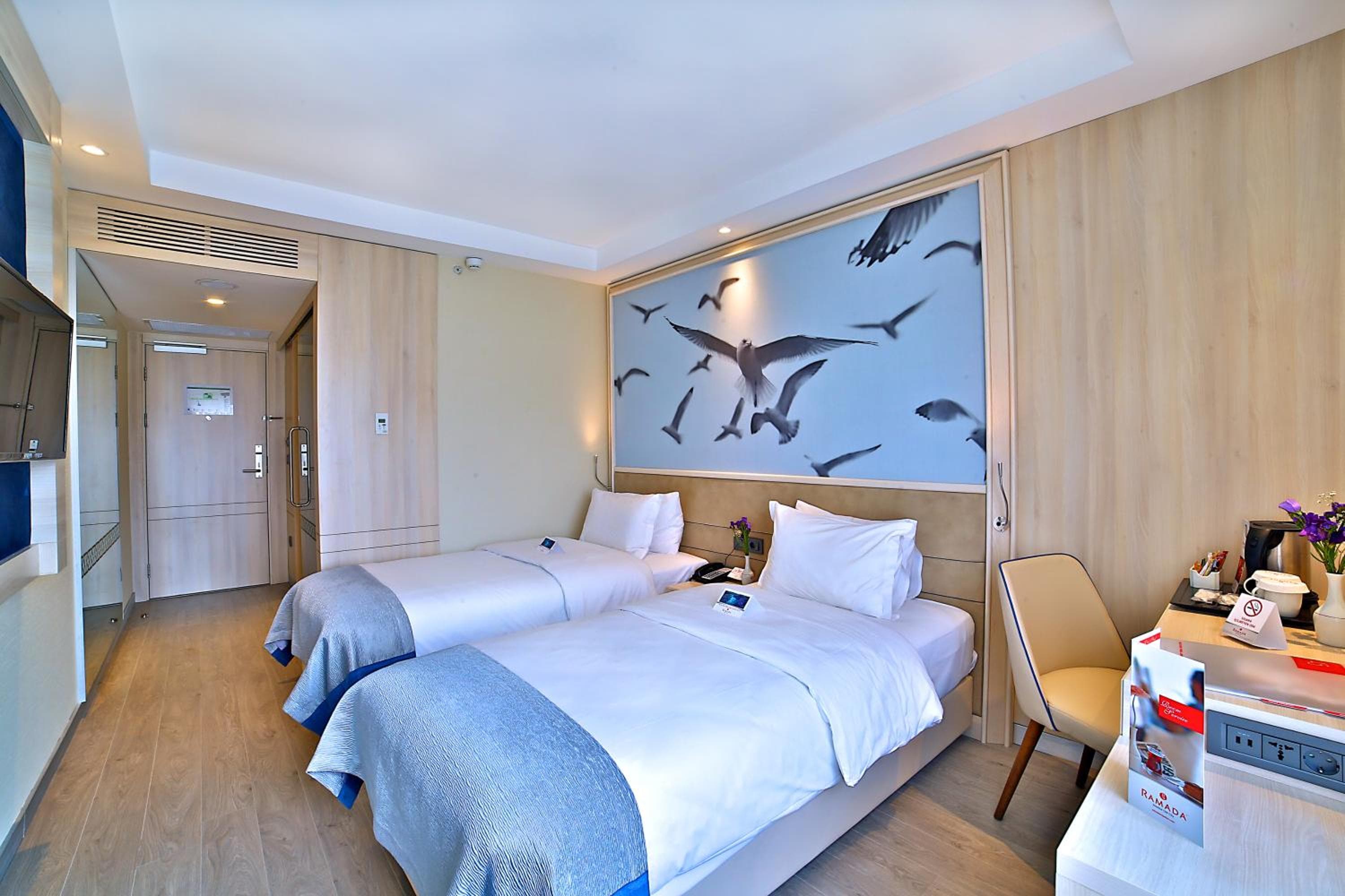 Ramada by Wyndham Istanbul Old City — 13