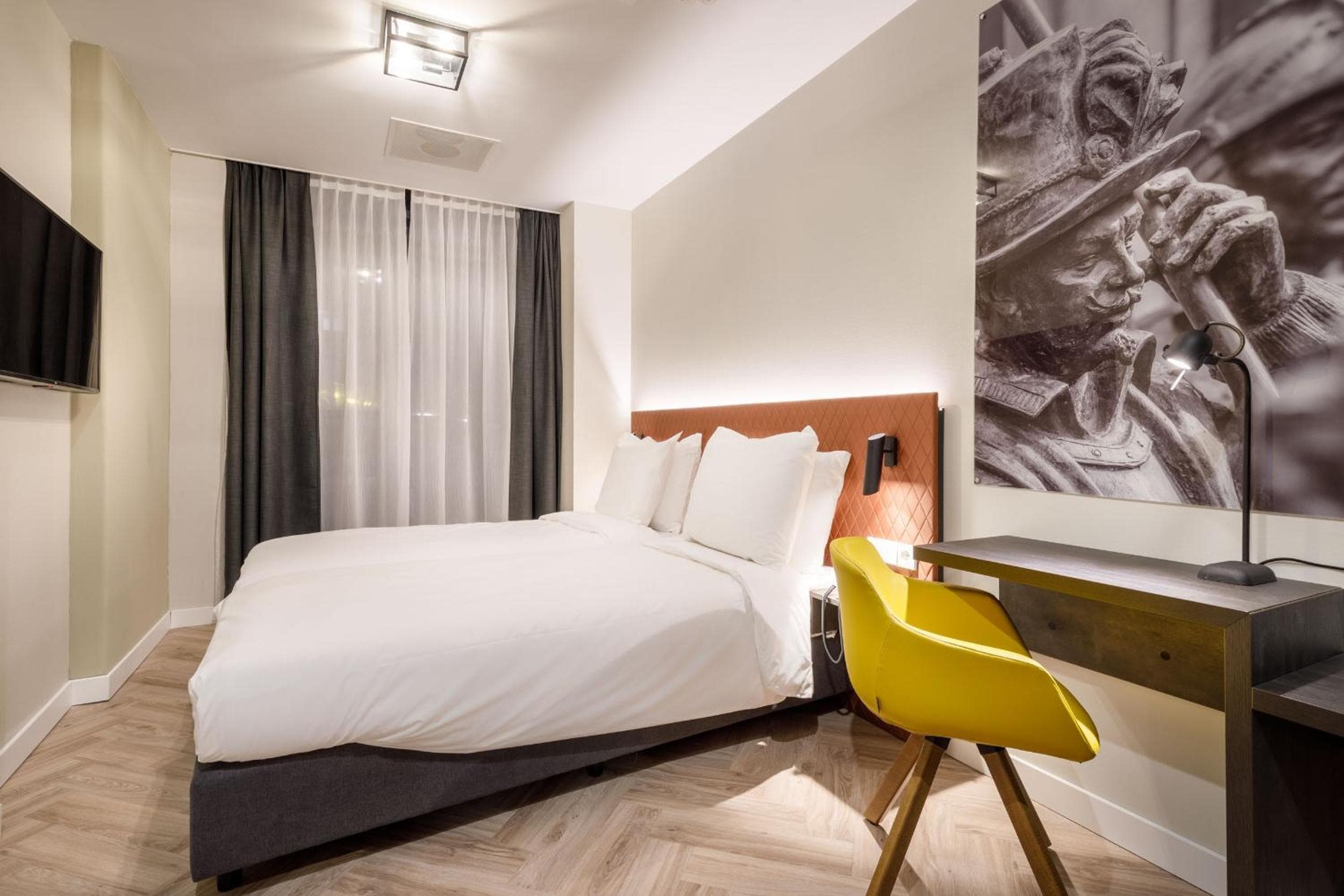Hotel New Kit — 14