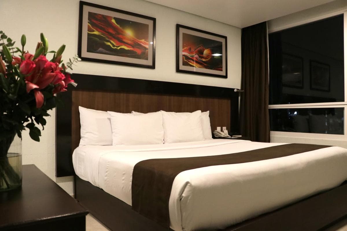 Hotel & Suites PF — 25