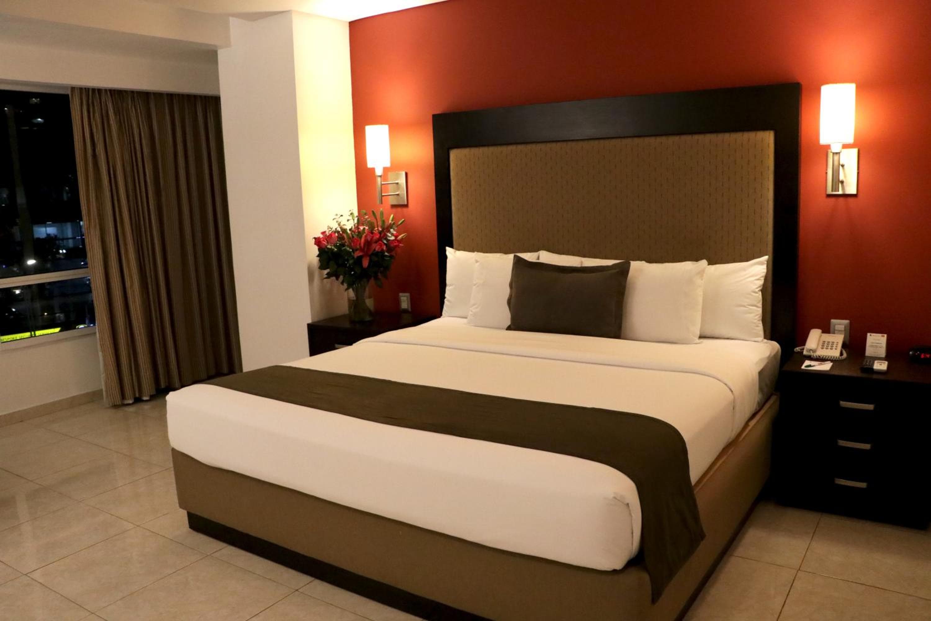 Hotel & Suites PF — 3