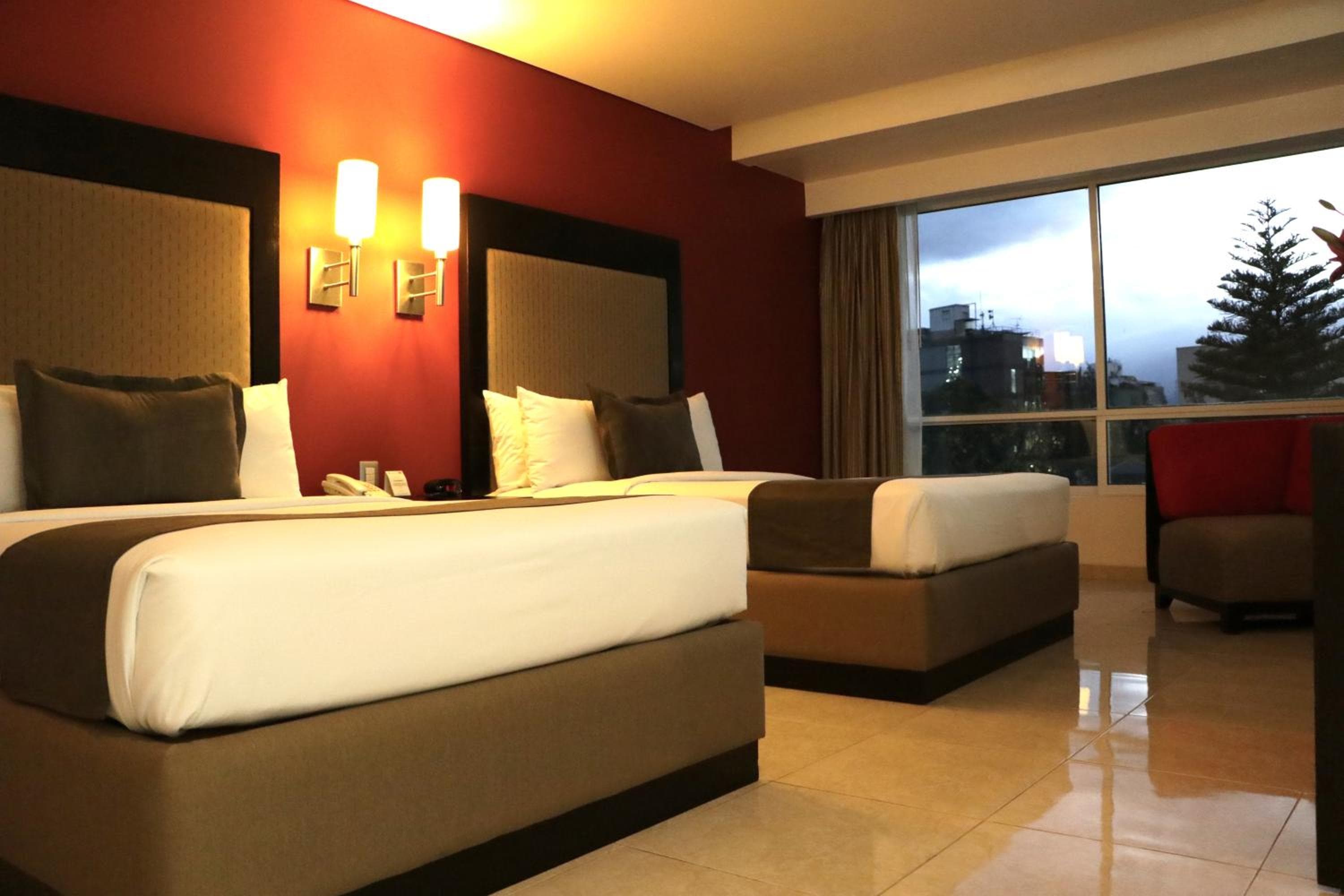 Hotel & Suites PF — 11