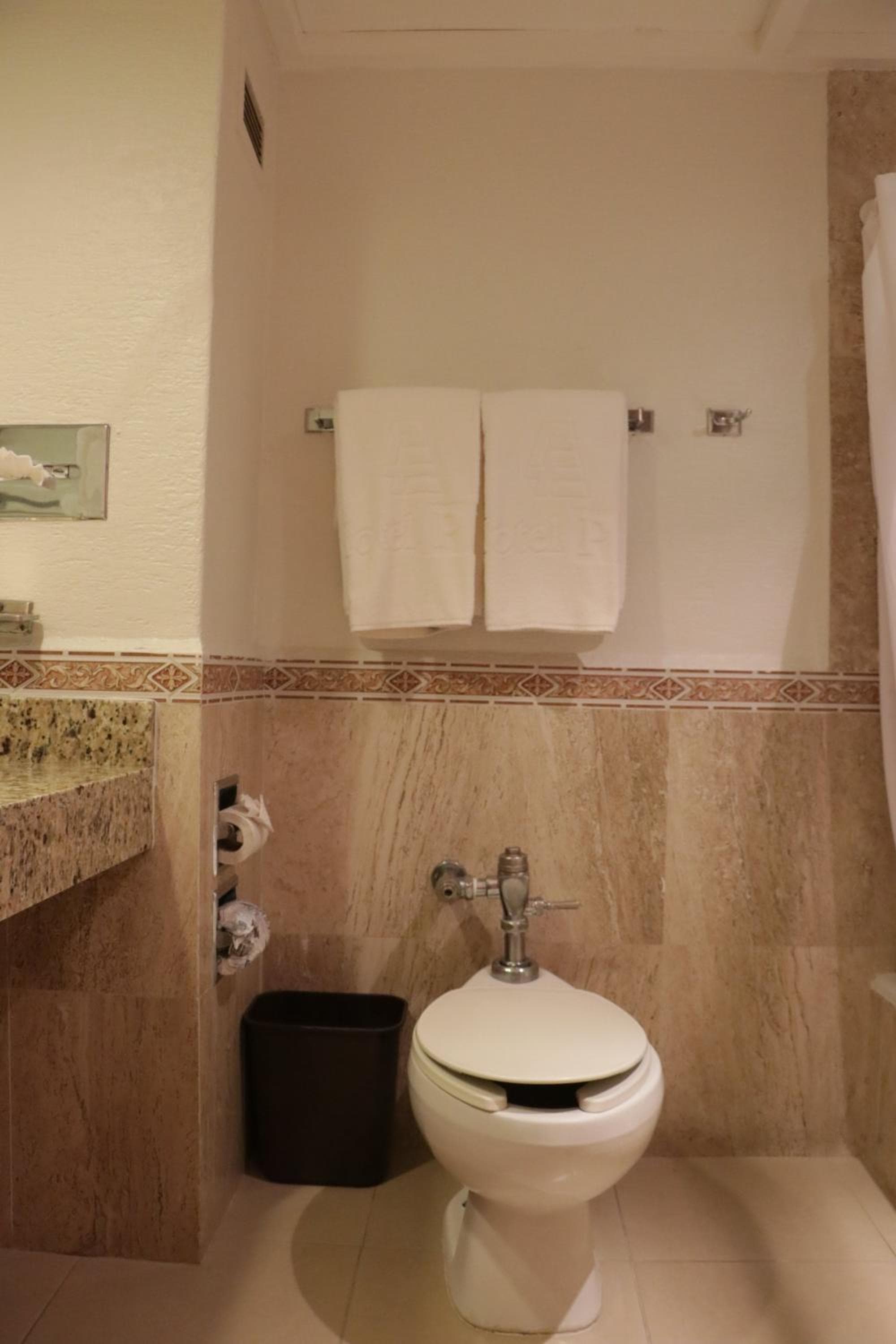 Hotel PF — 25