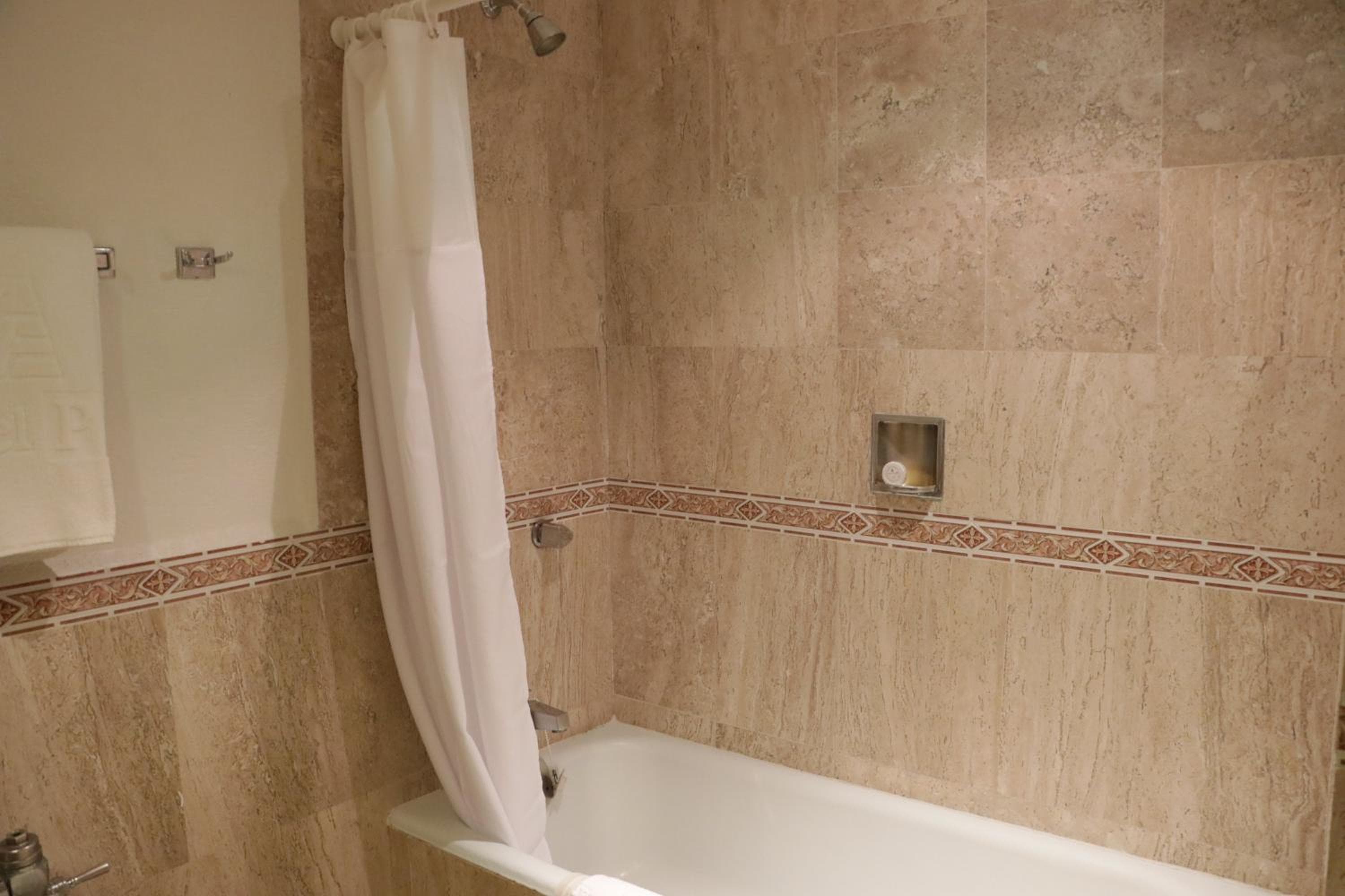 Hotel PF — 18