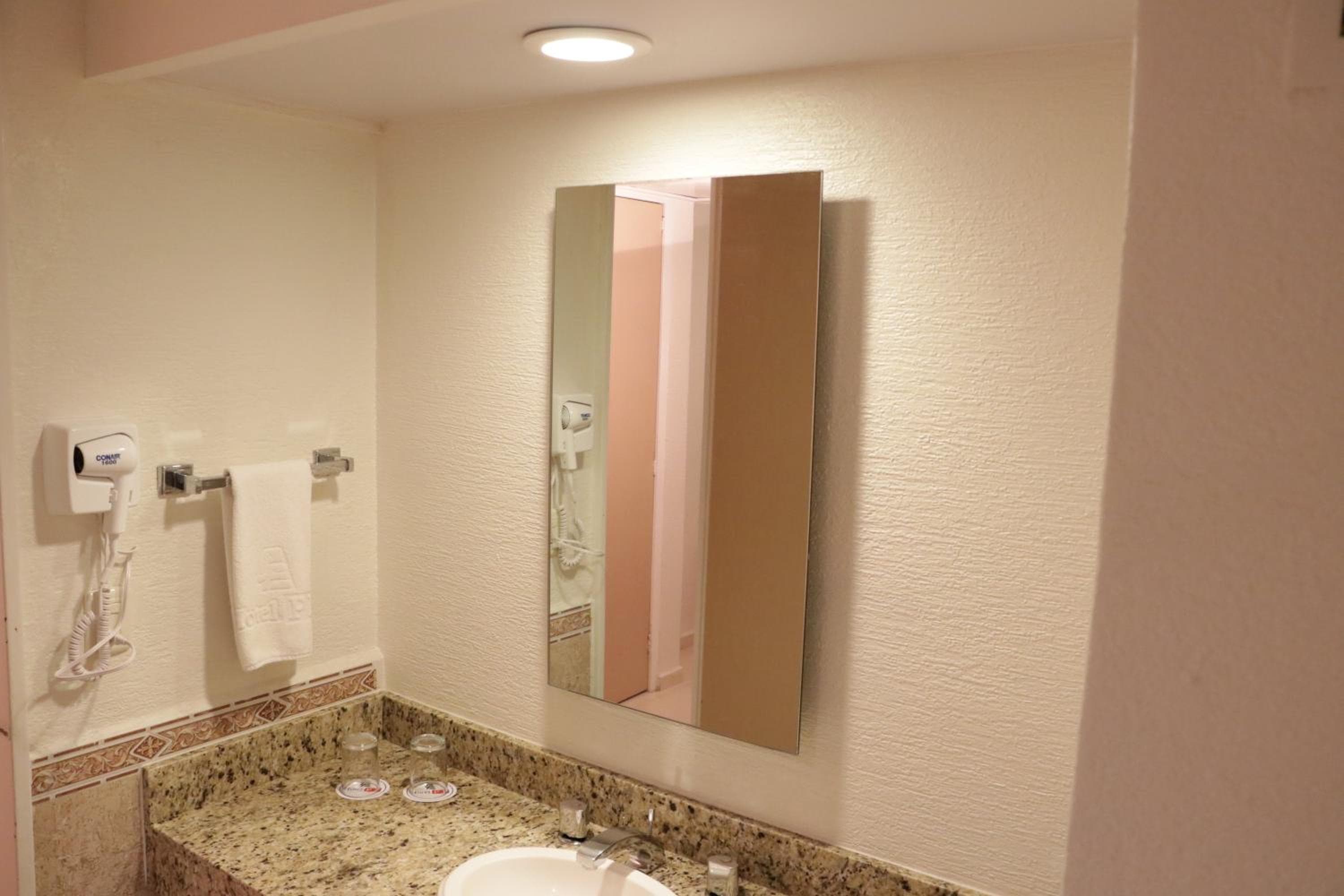 Hotel PF — 20