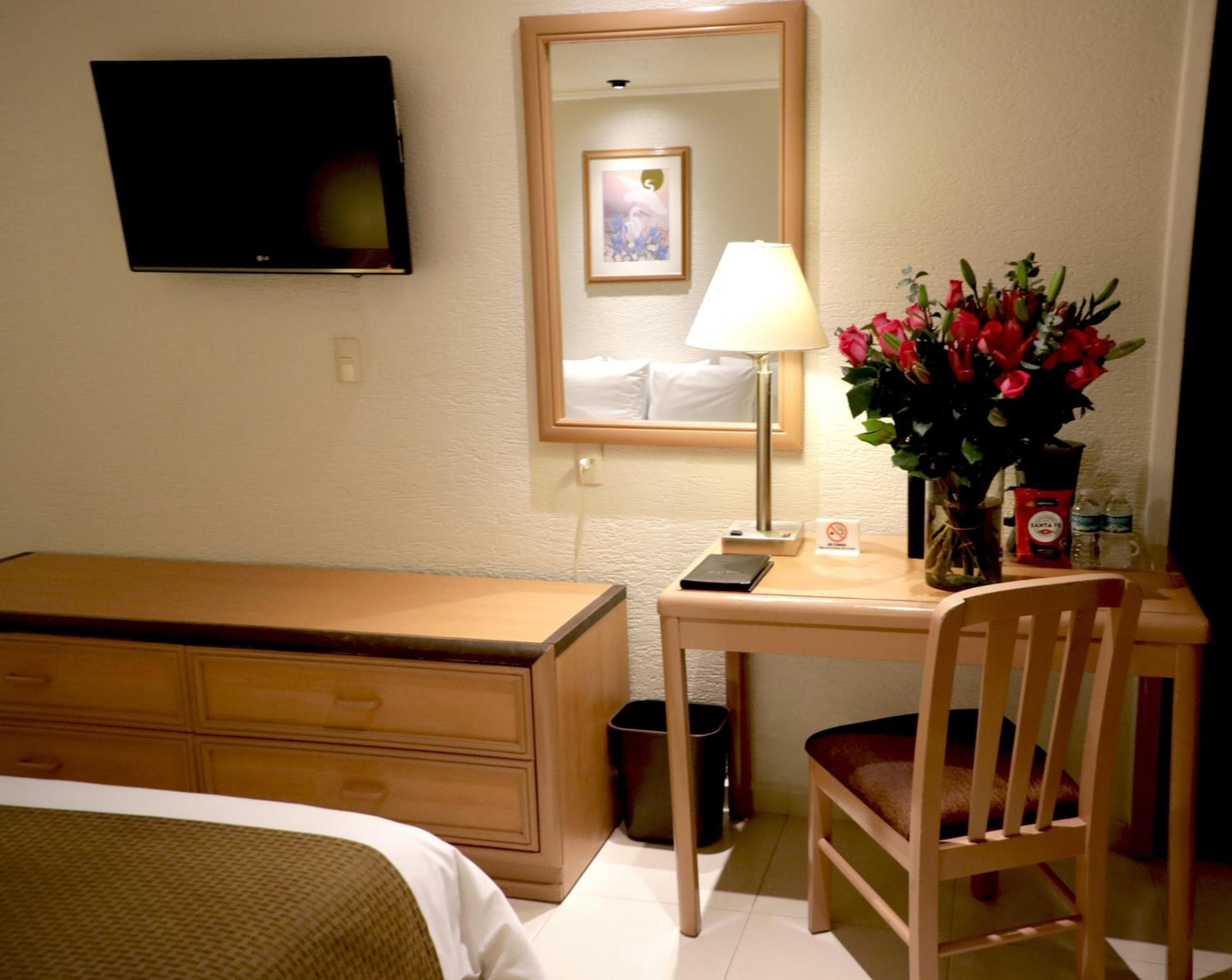 Hotel PF — 6