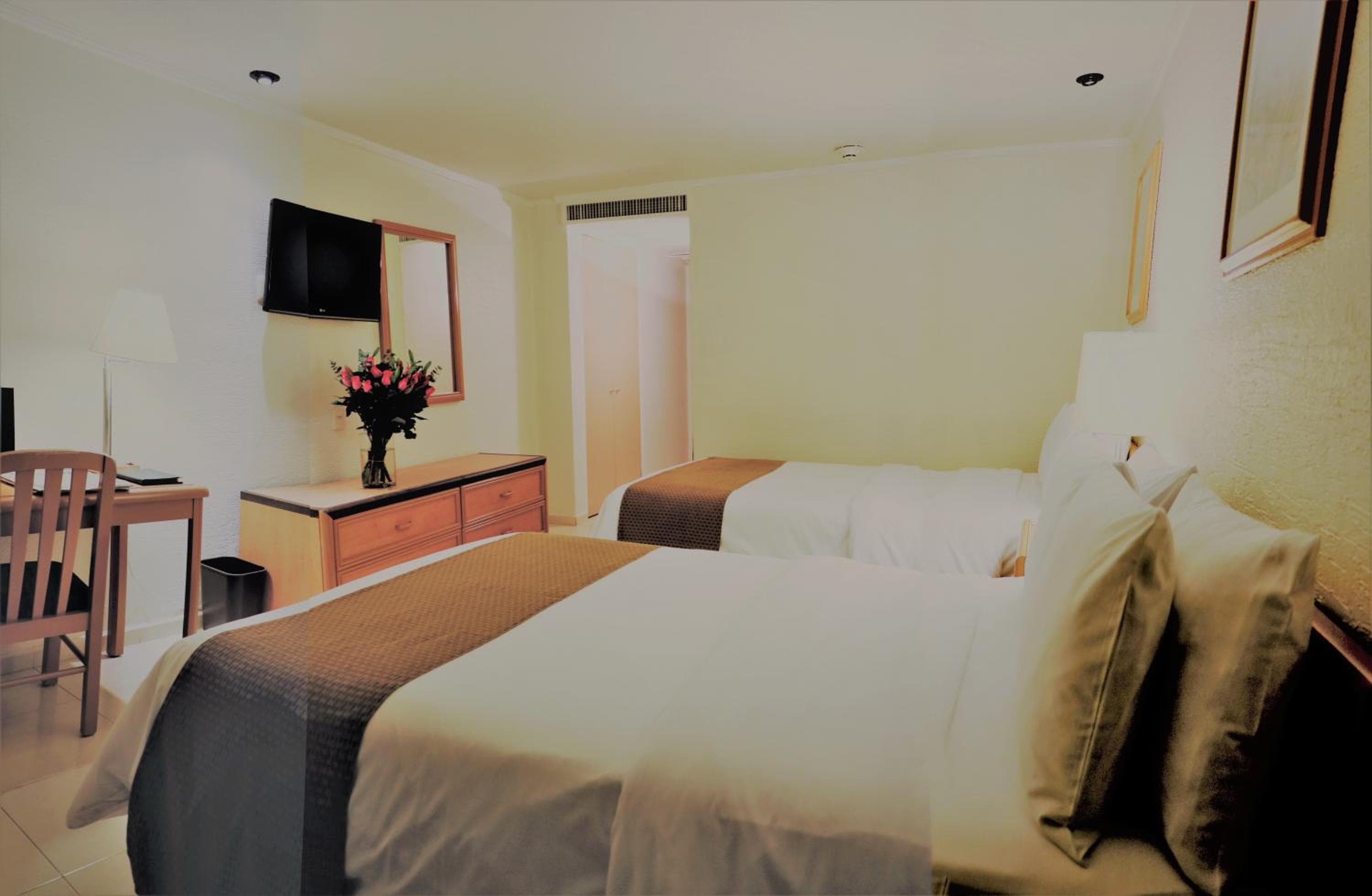 Hotel PF — 12