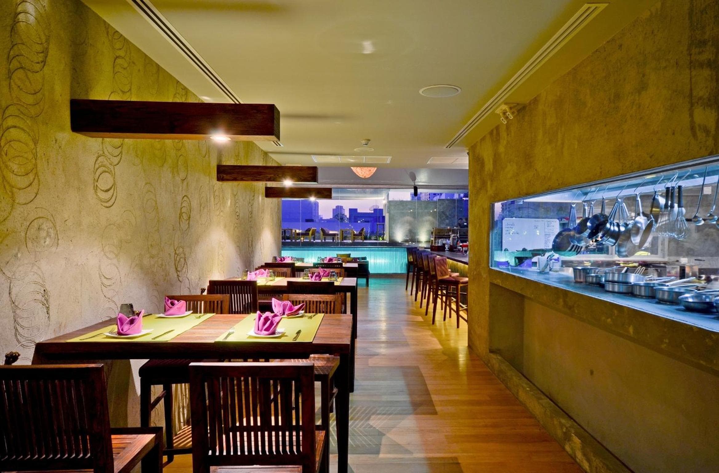 Galleria 10 Hotel Bangkok — 10