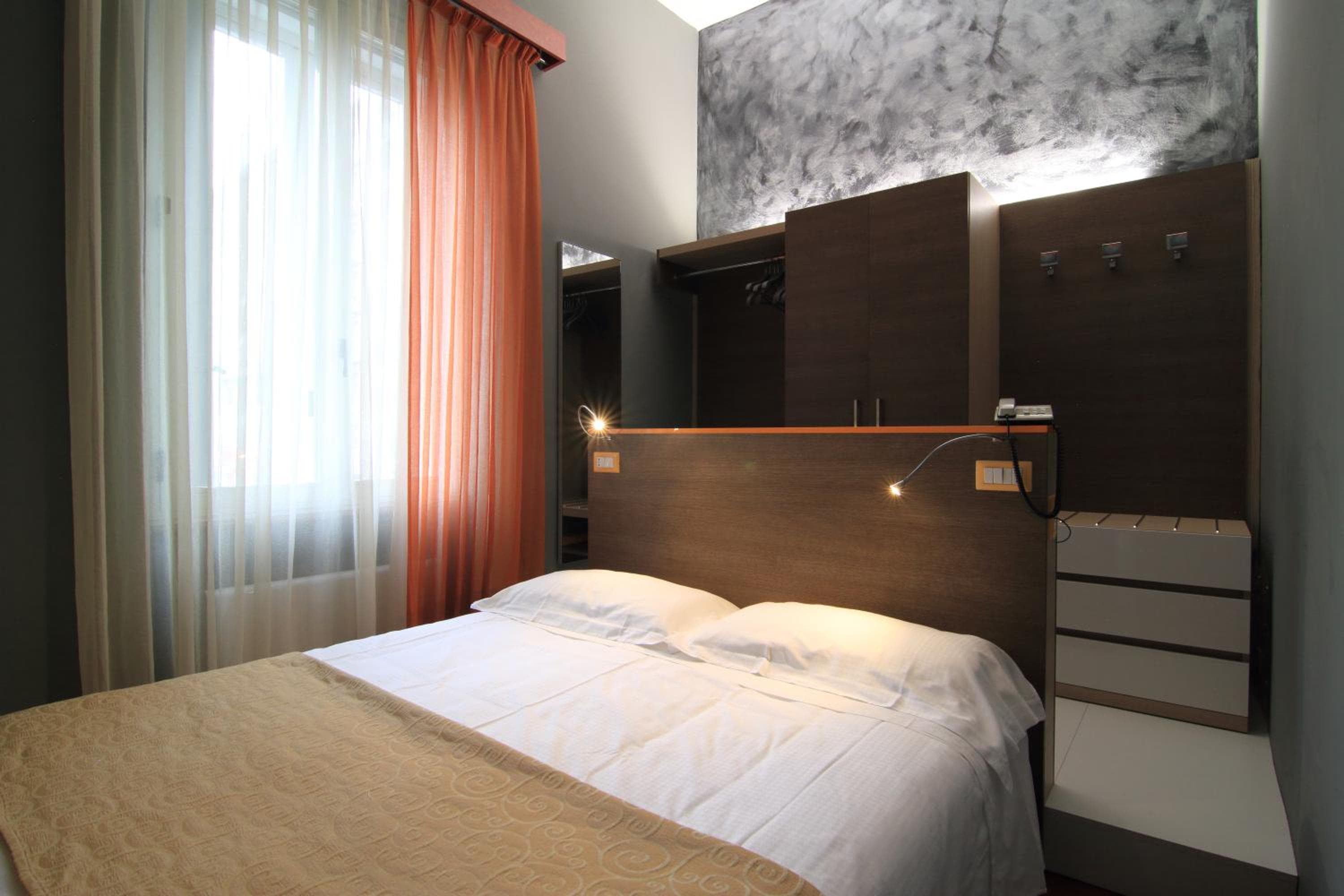 Hotel Metrò — 21