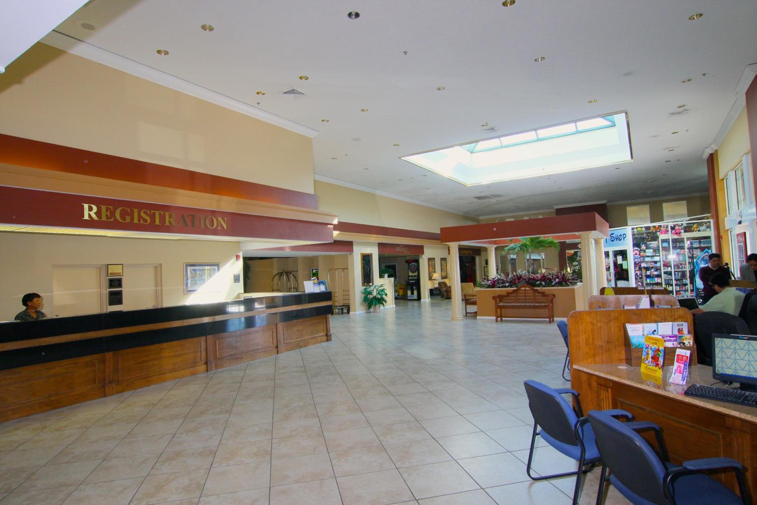 Ramada by Wyndham Kissimmee Gateway - Free Theme Park Shuttle — 7