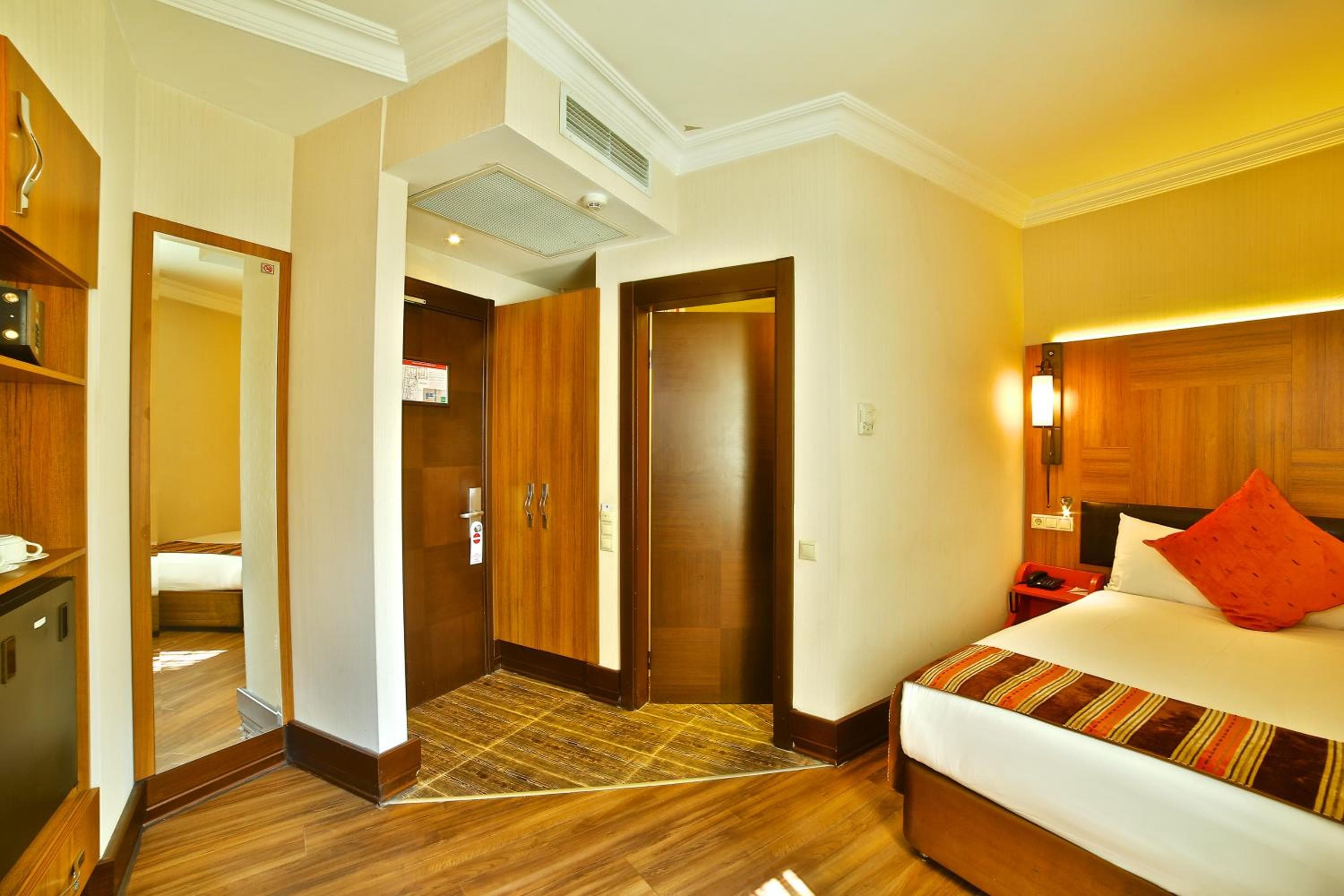 Konak Hotel Taksim — 2