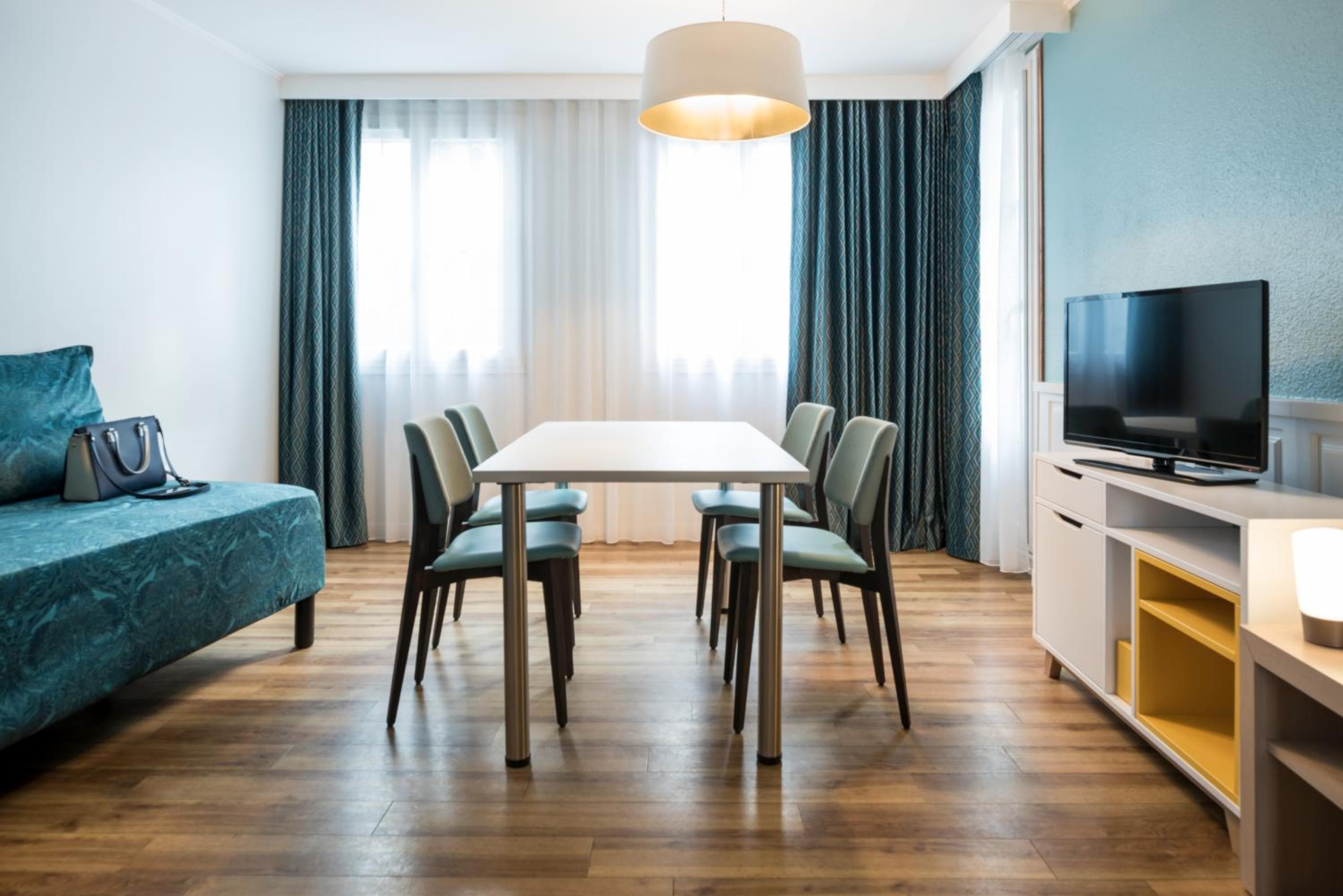 Aparthotel Adagio Paris Montmartre — 15