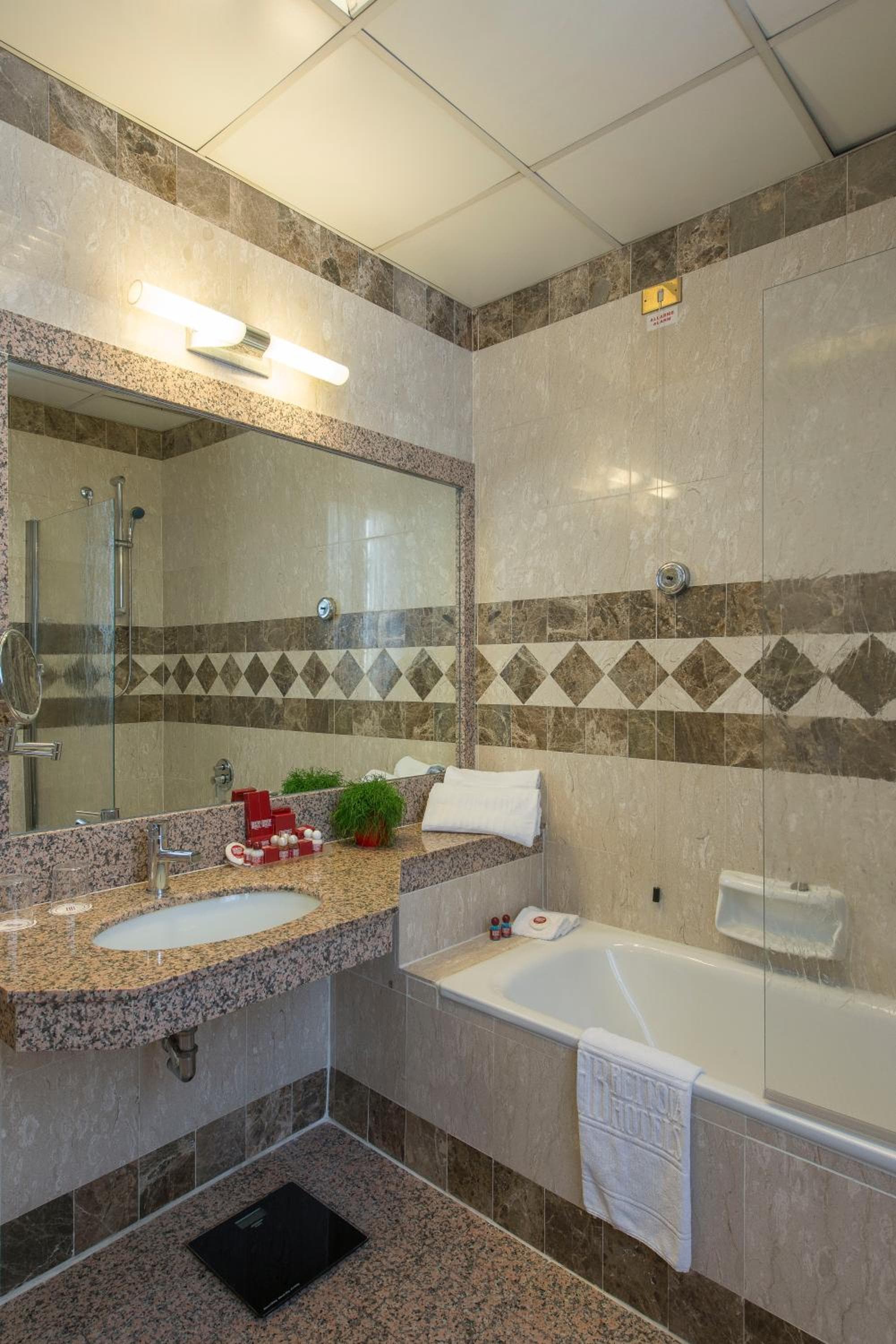 Bettoja Hotel Massimo d'Azeglio — 24