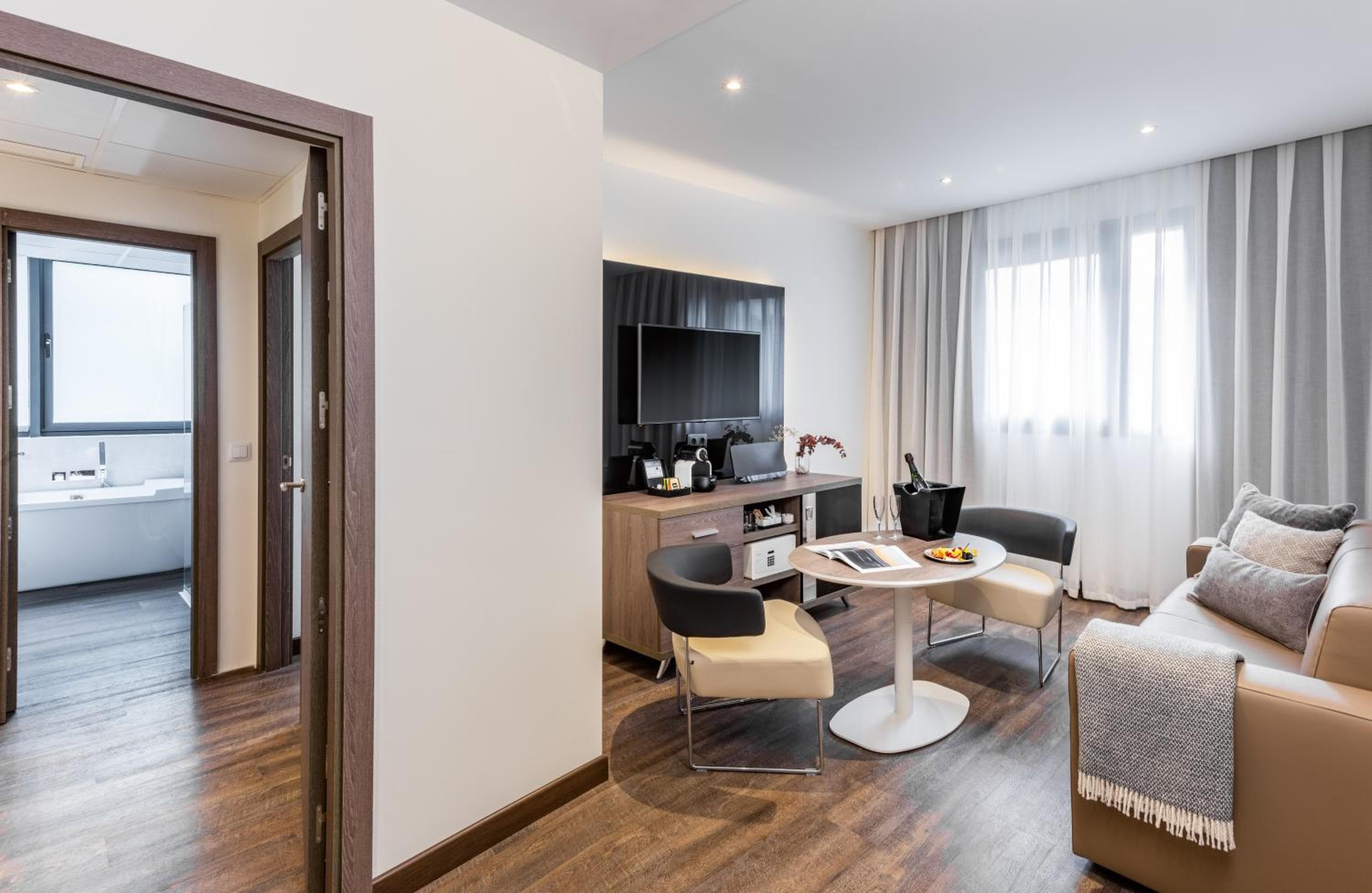 Meliá Madrid Serrano — 11