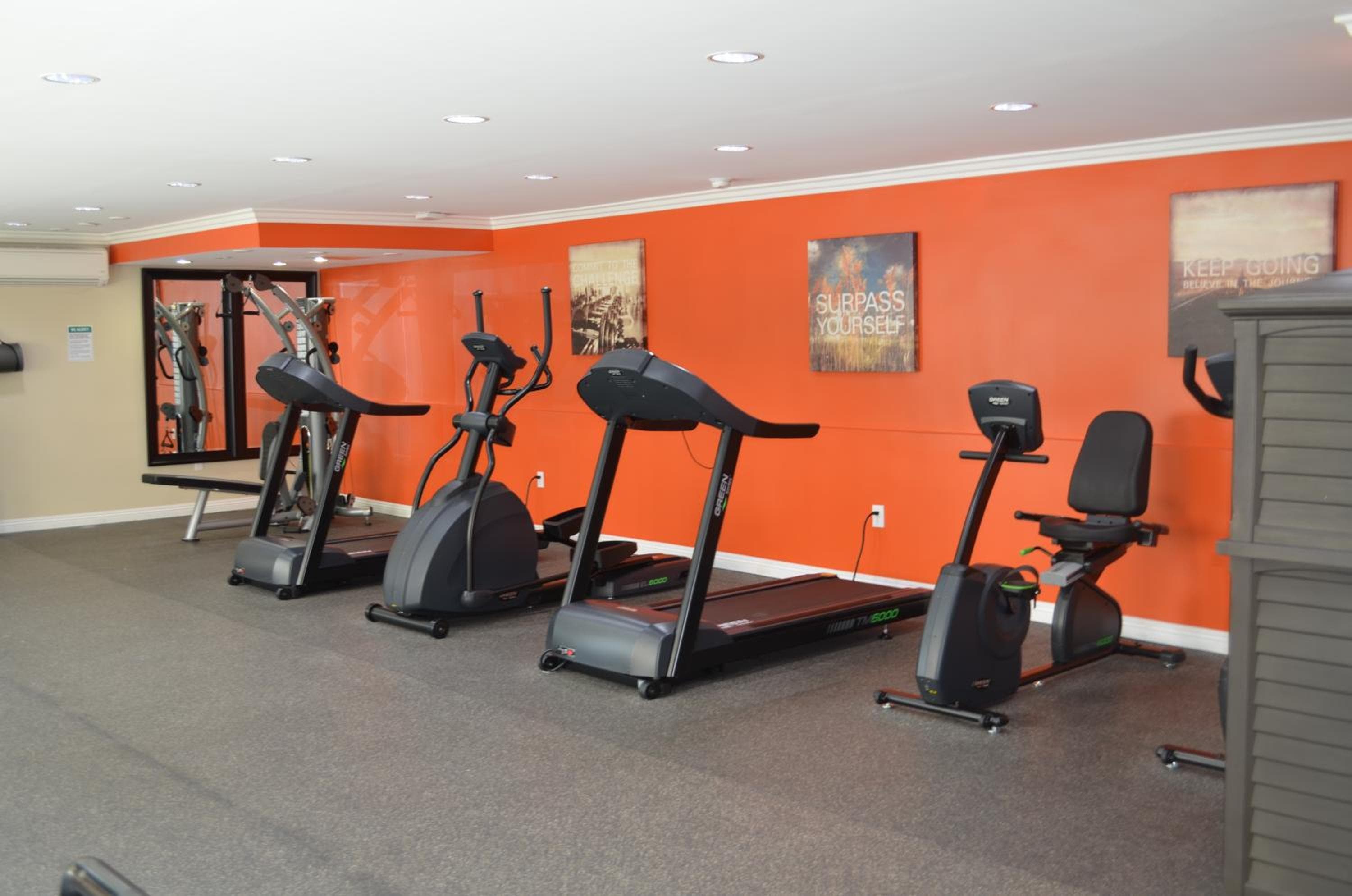 Best Western Plus LA Mid-Town Hotel — 10