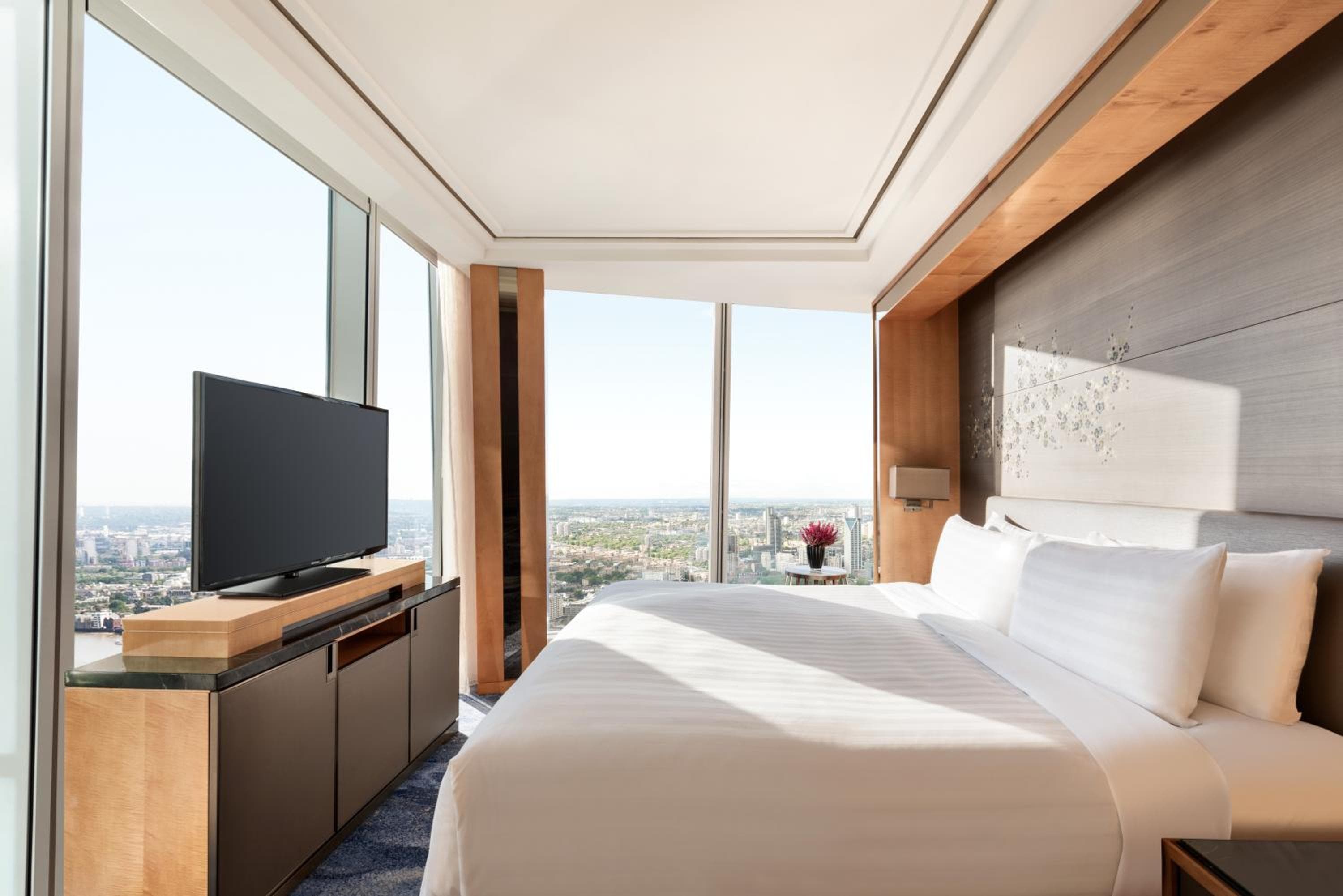 Shangri-La The Shard, Londra — 28