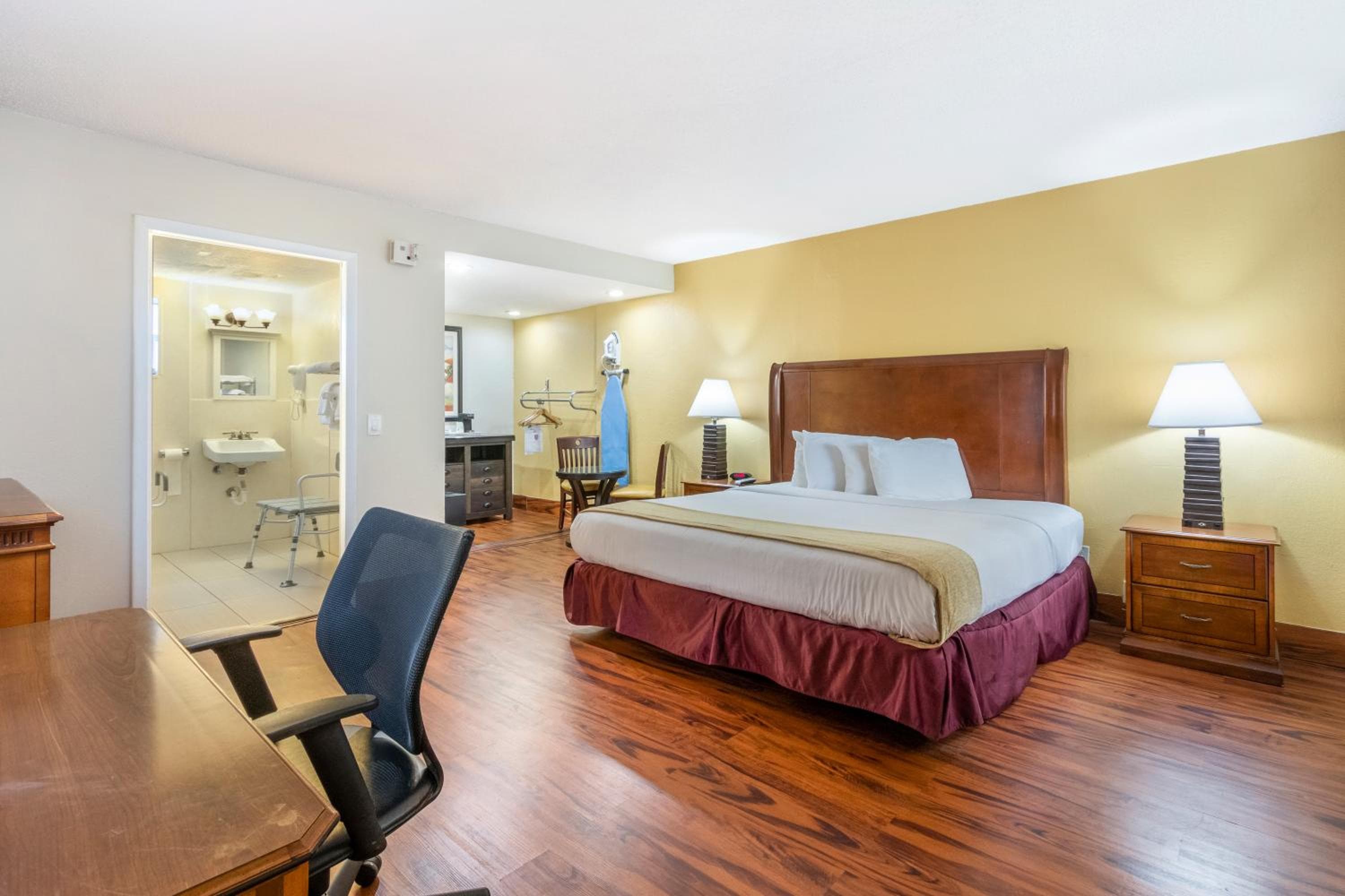 Ocean Reef Hotel — 24