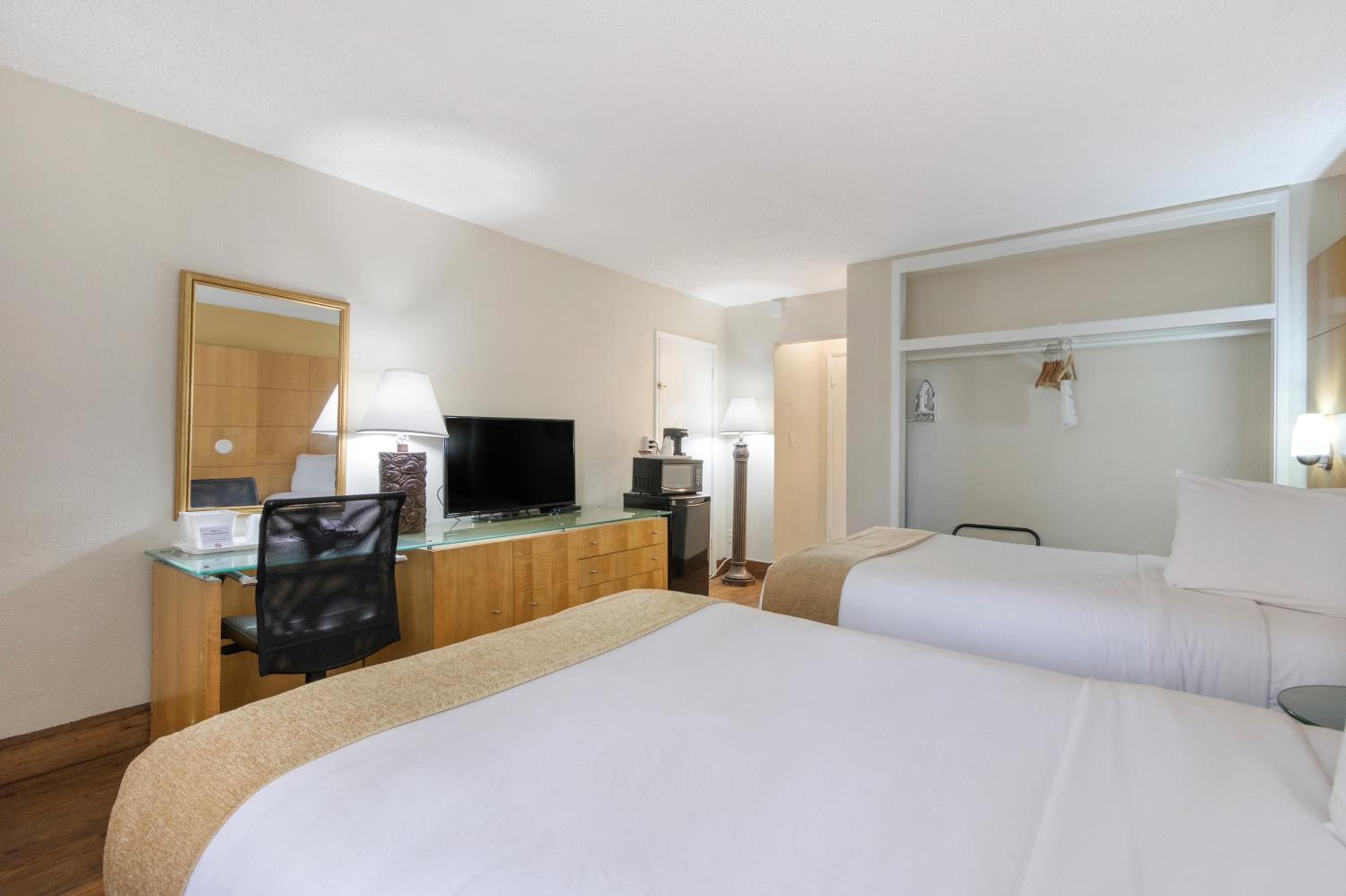 Ocean Reef Hotel — 10