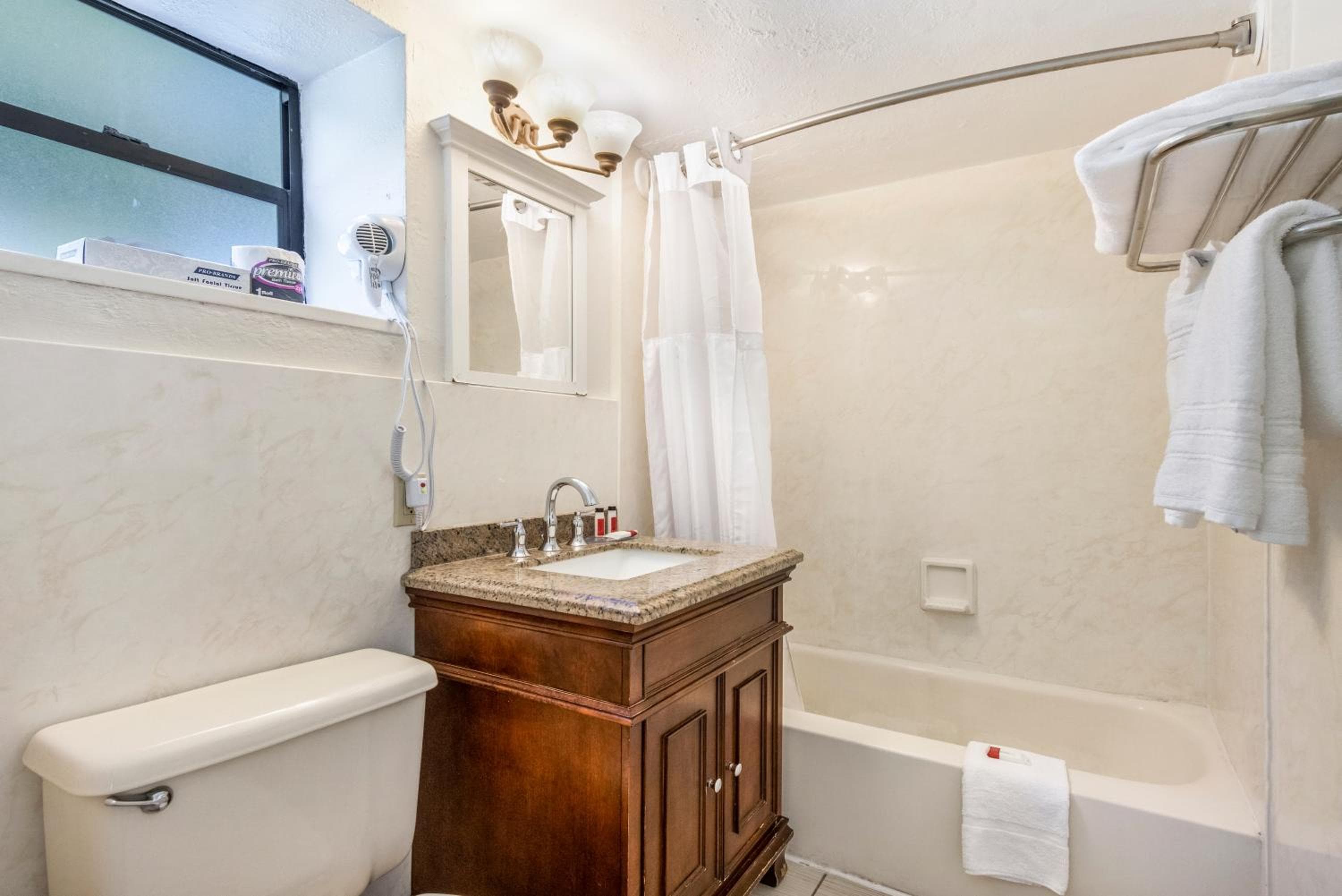 Ocean Reef Hotel — 4