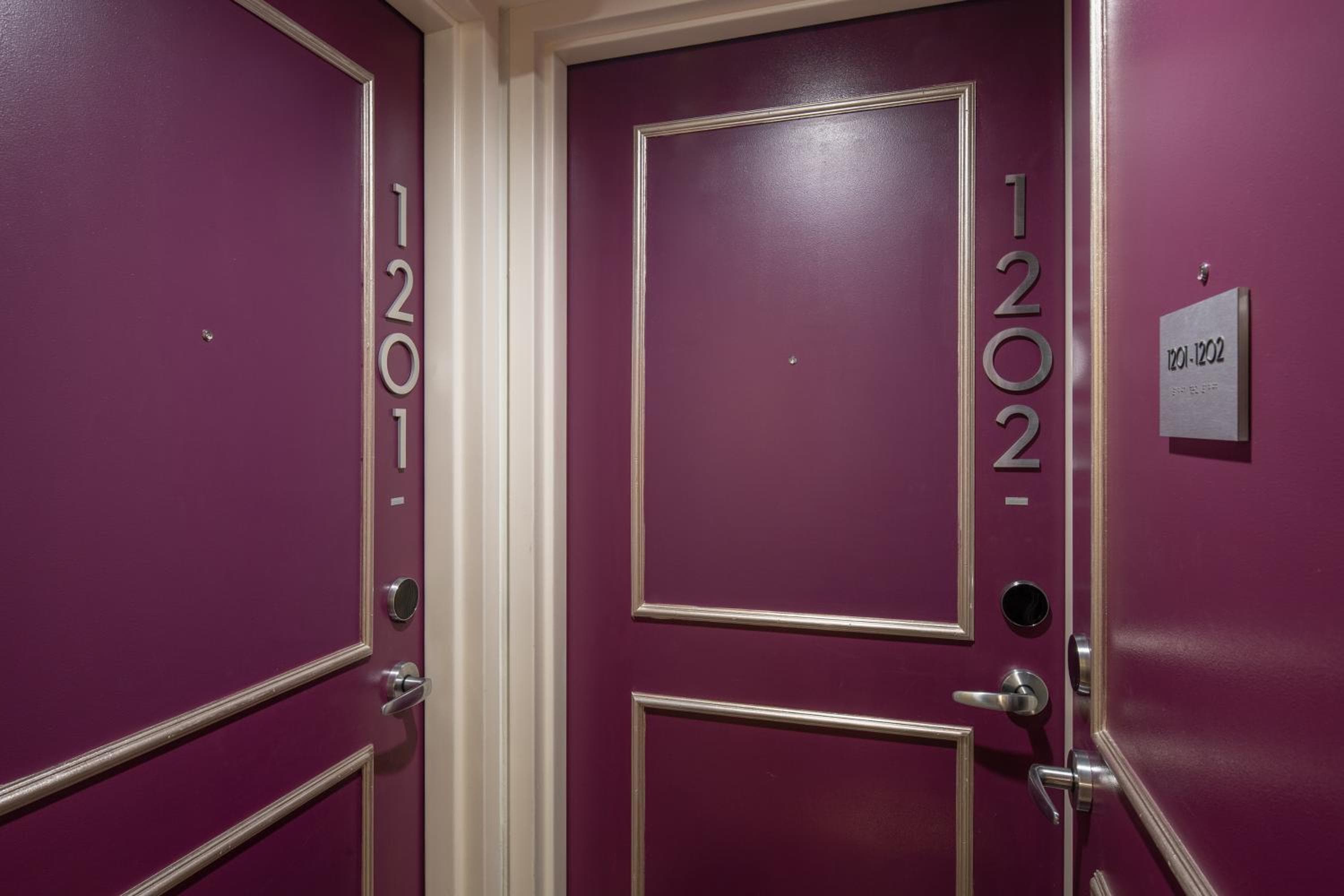 Staypineapple, An Artful Hotel, Midtown New York — 3