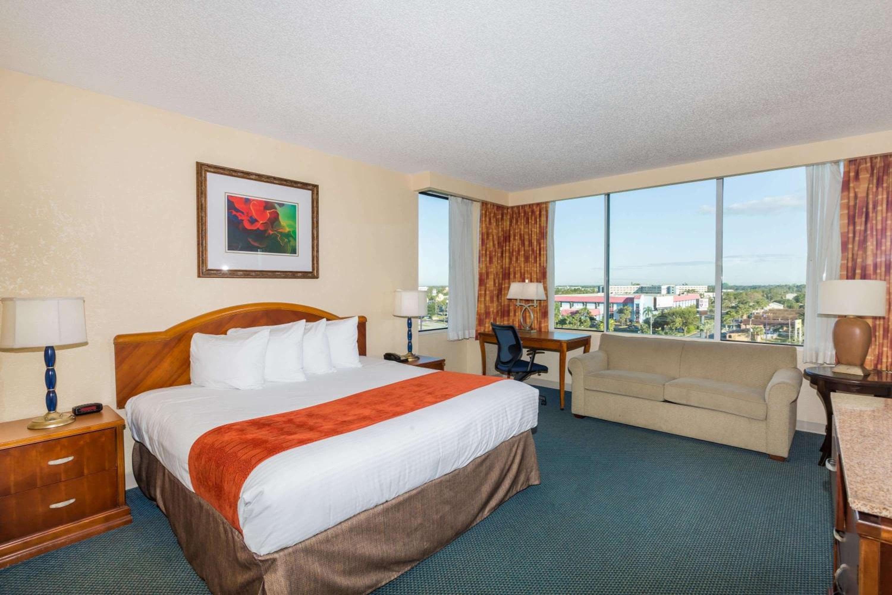 Ramada by Wyndham Kissimmee Gateway - Free Theme Park Shuttle — 23