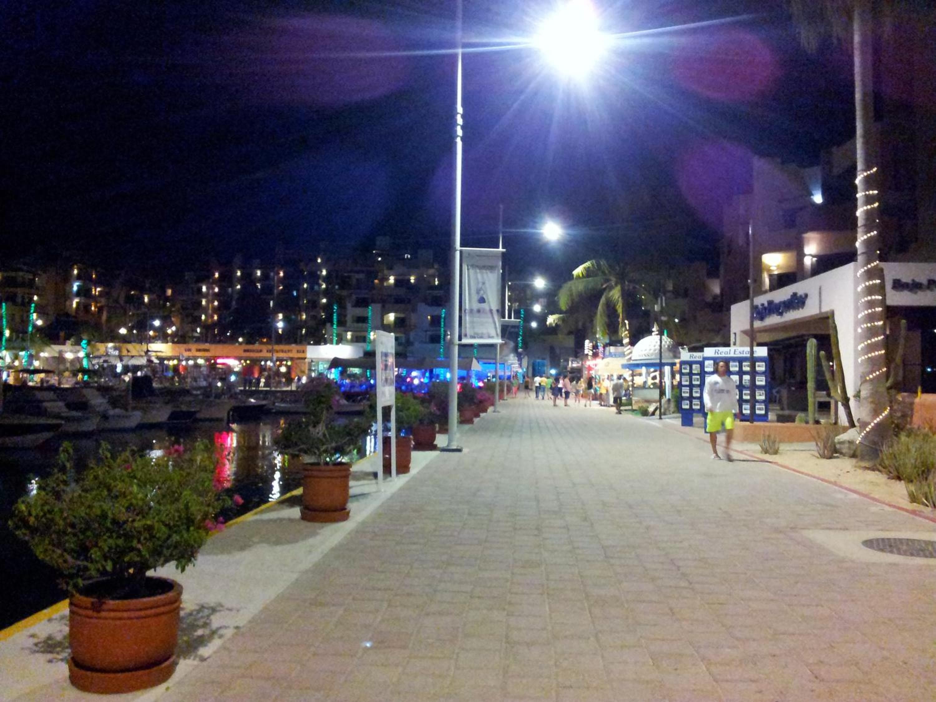 Marina Cabo Plaza Town & Beach condomini — 4