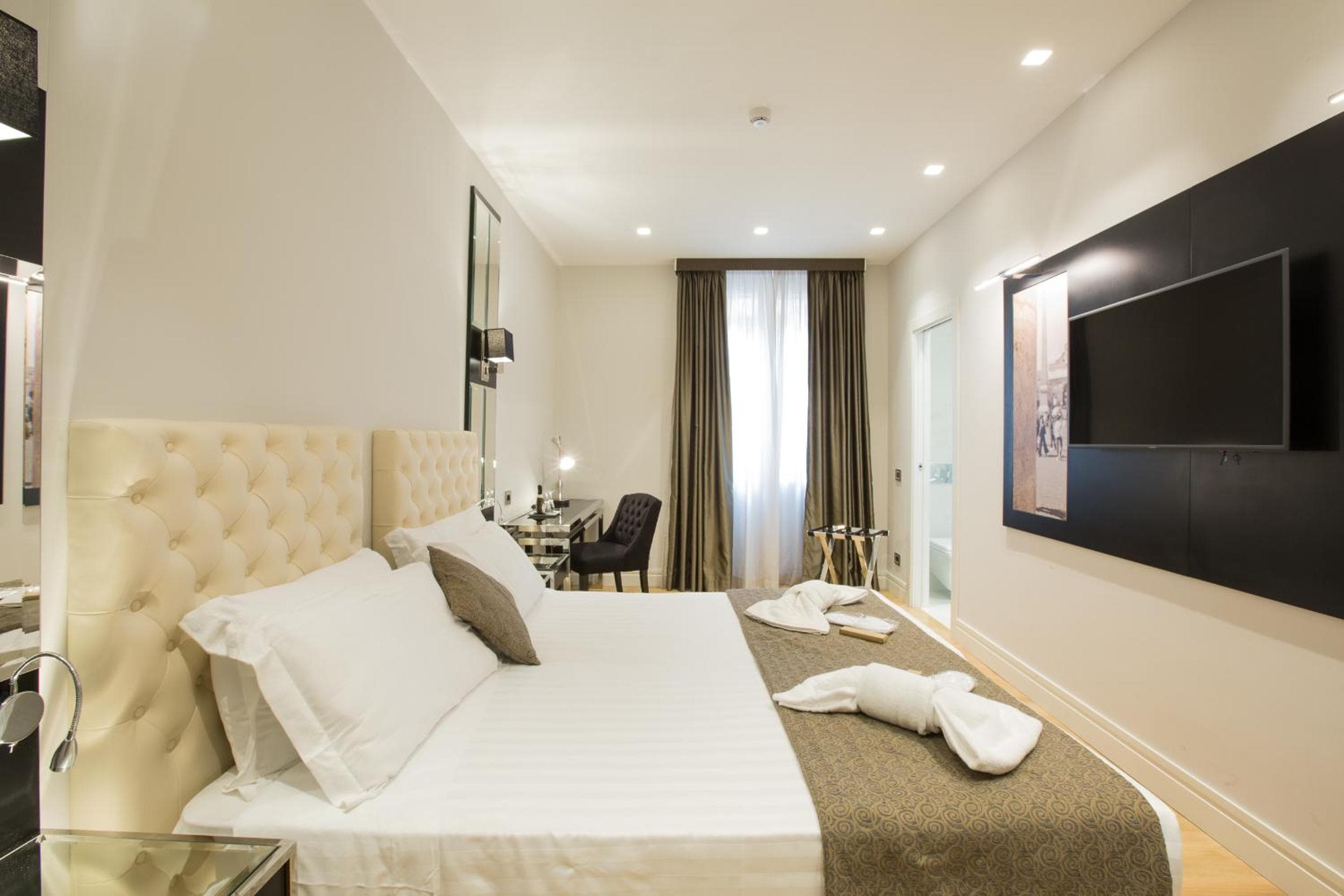 Floris Hotel — 3