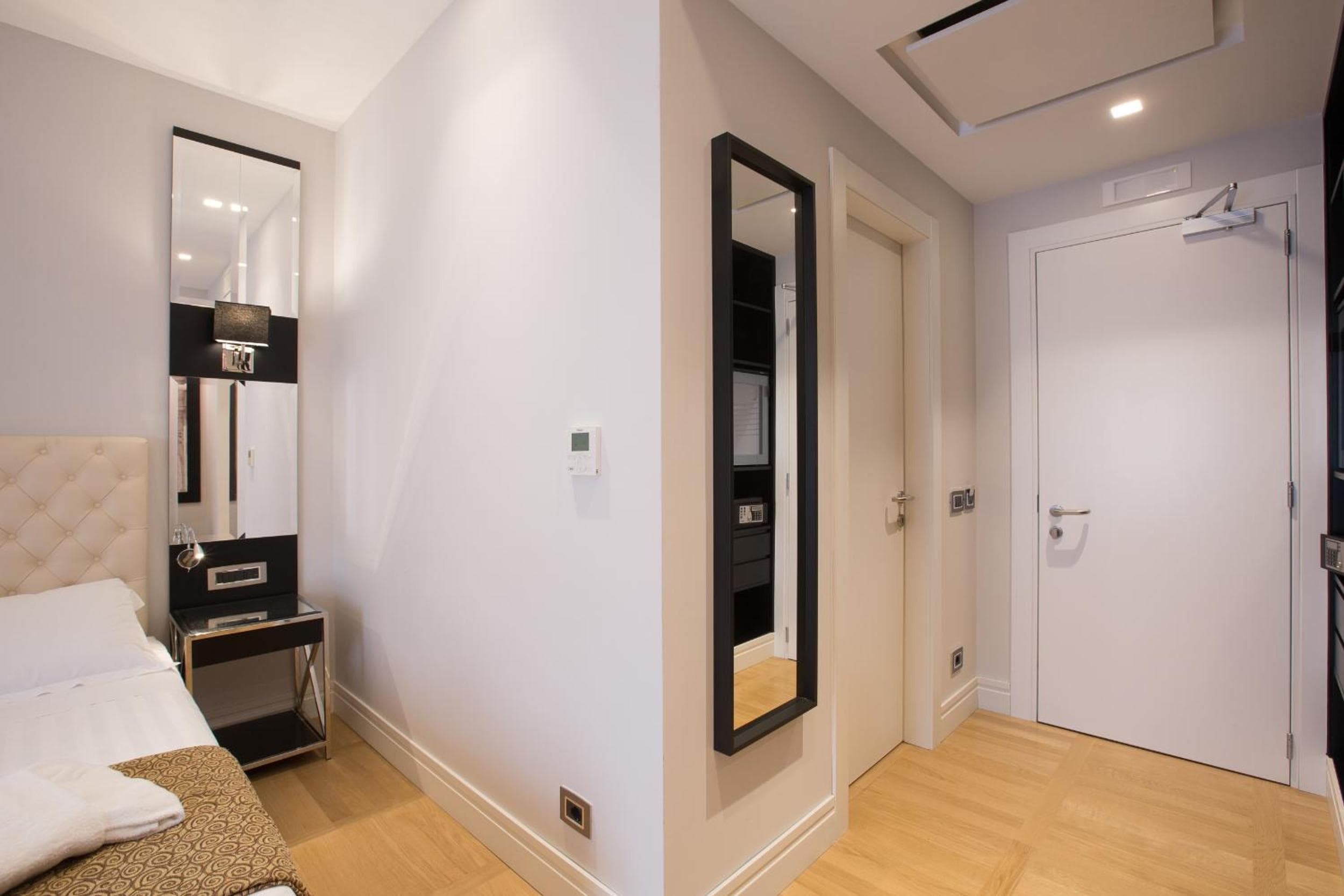 Floris Hotel — 8