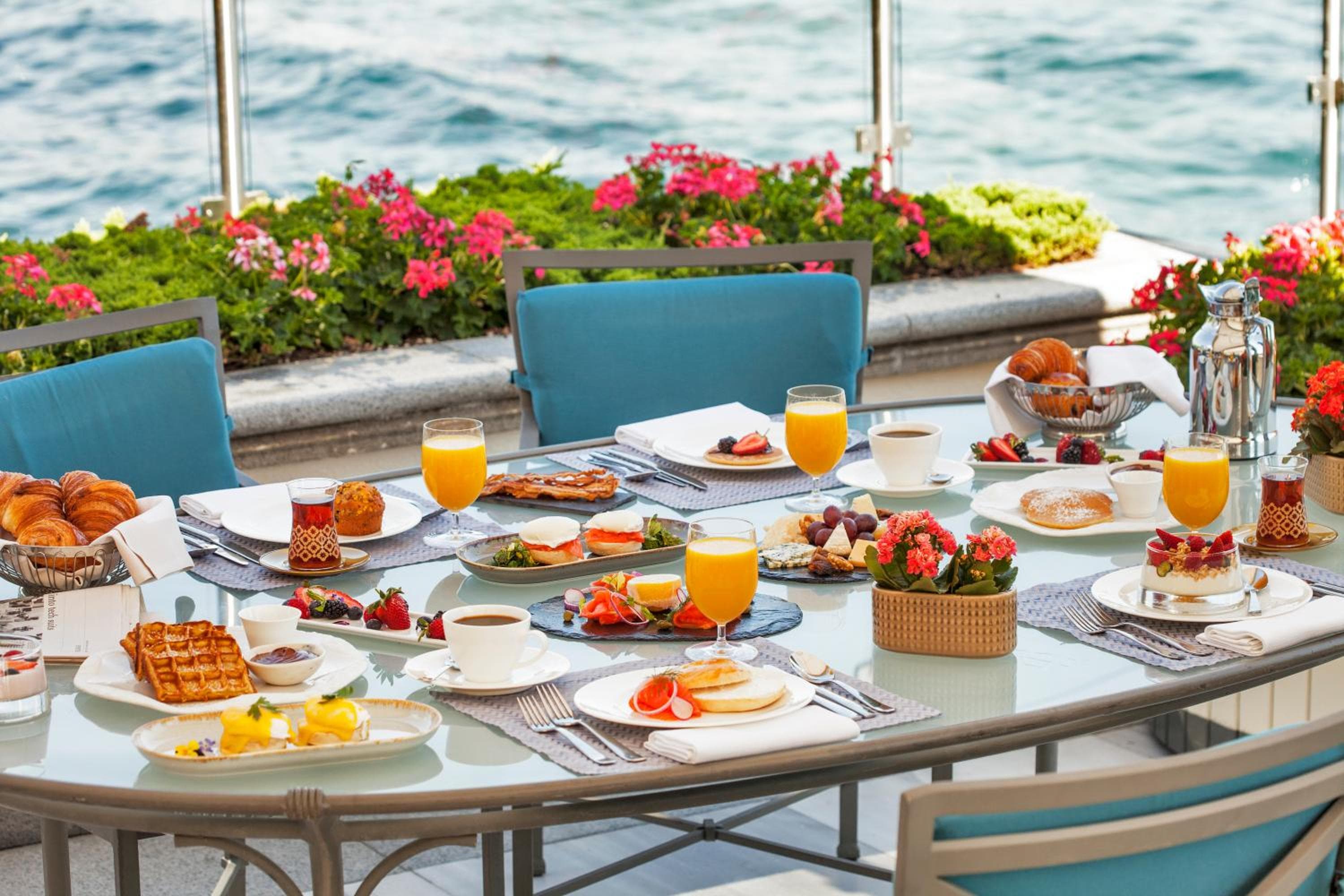 Four Seasons Hotel Istanbul at the Bosphorus — 3