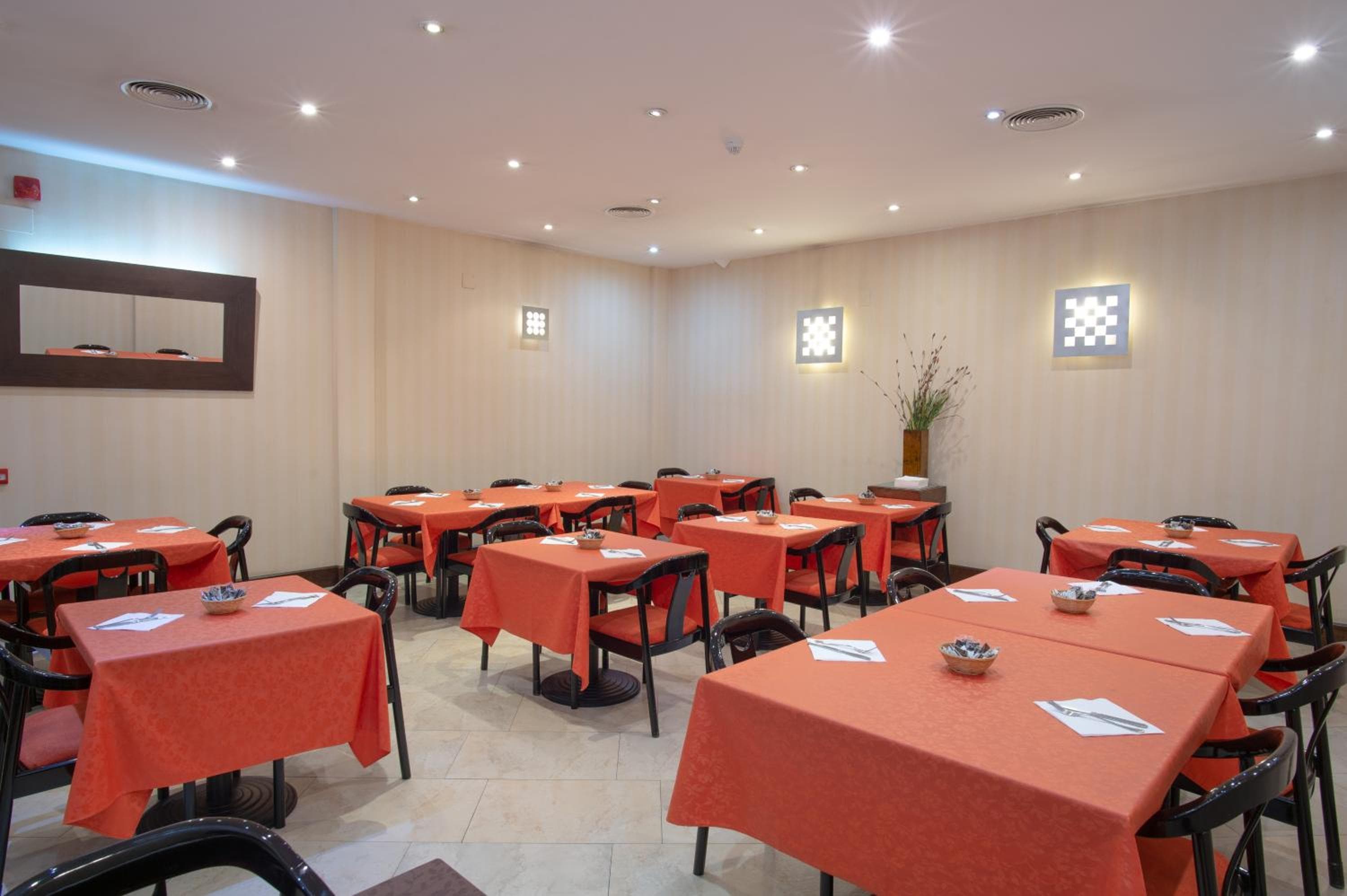 Hotel Villa de Barajas — 14