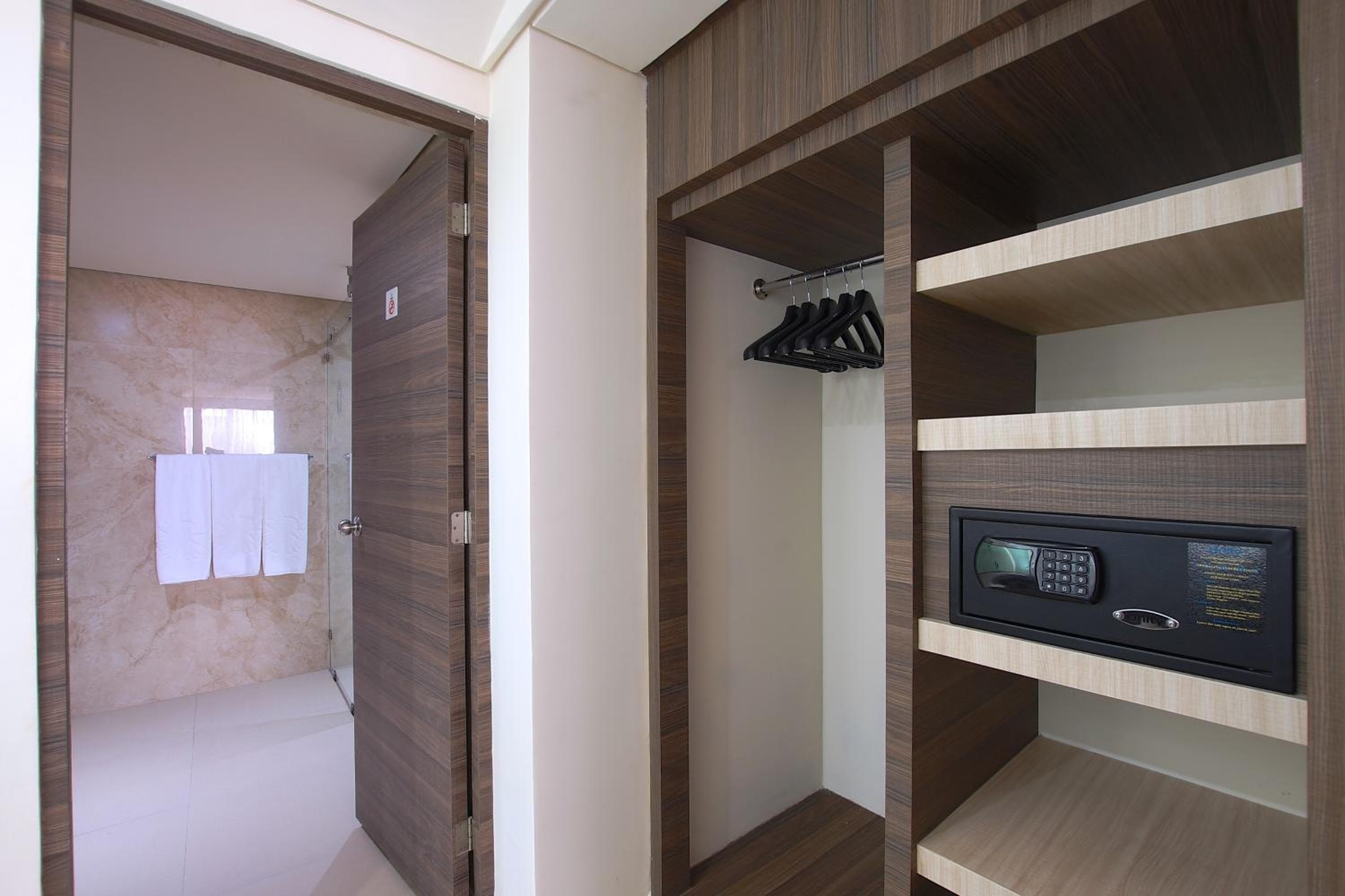 Econo Express Hotel by Nokte Inn — 7