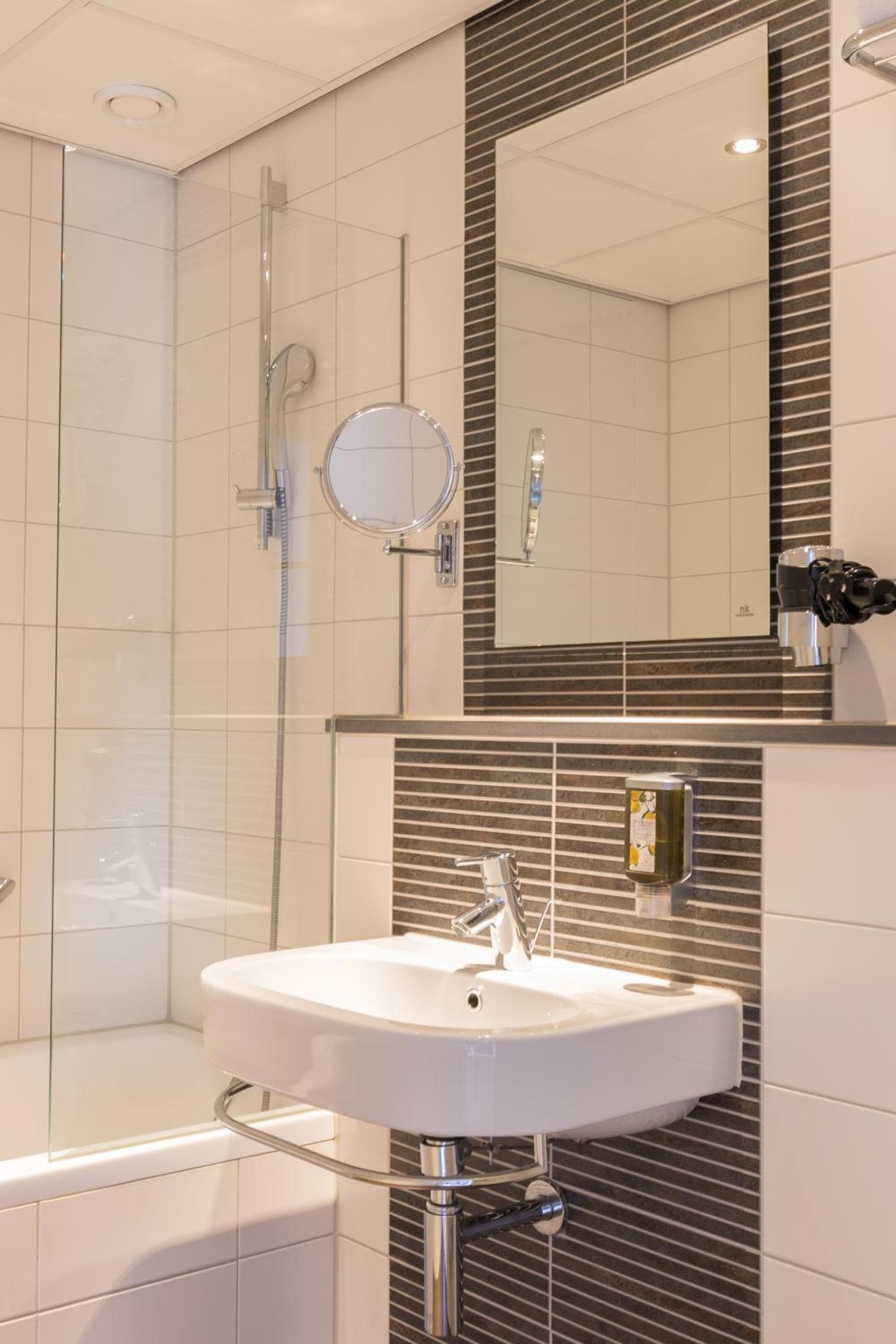 Hotel Amsterdam De Roode Leeuw — 12