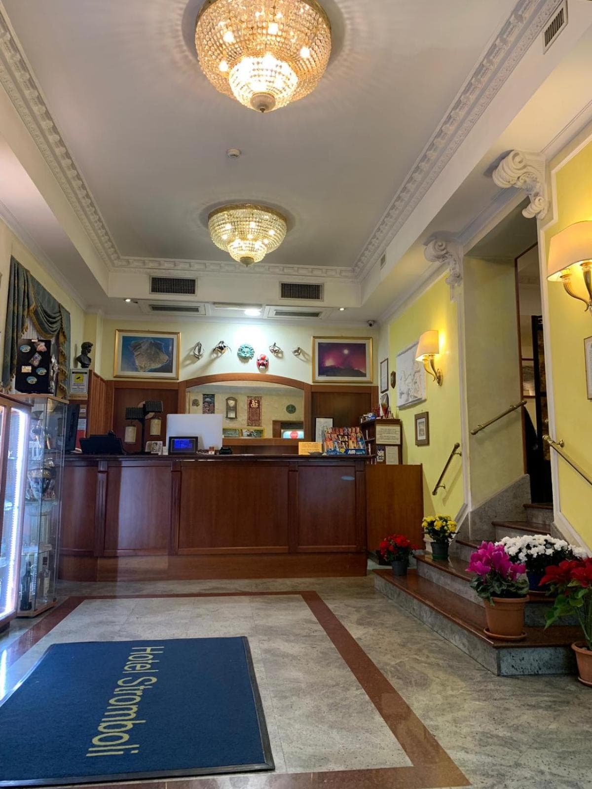 Hotel Stromboli — 9