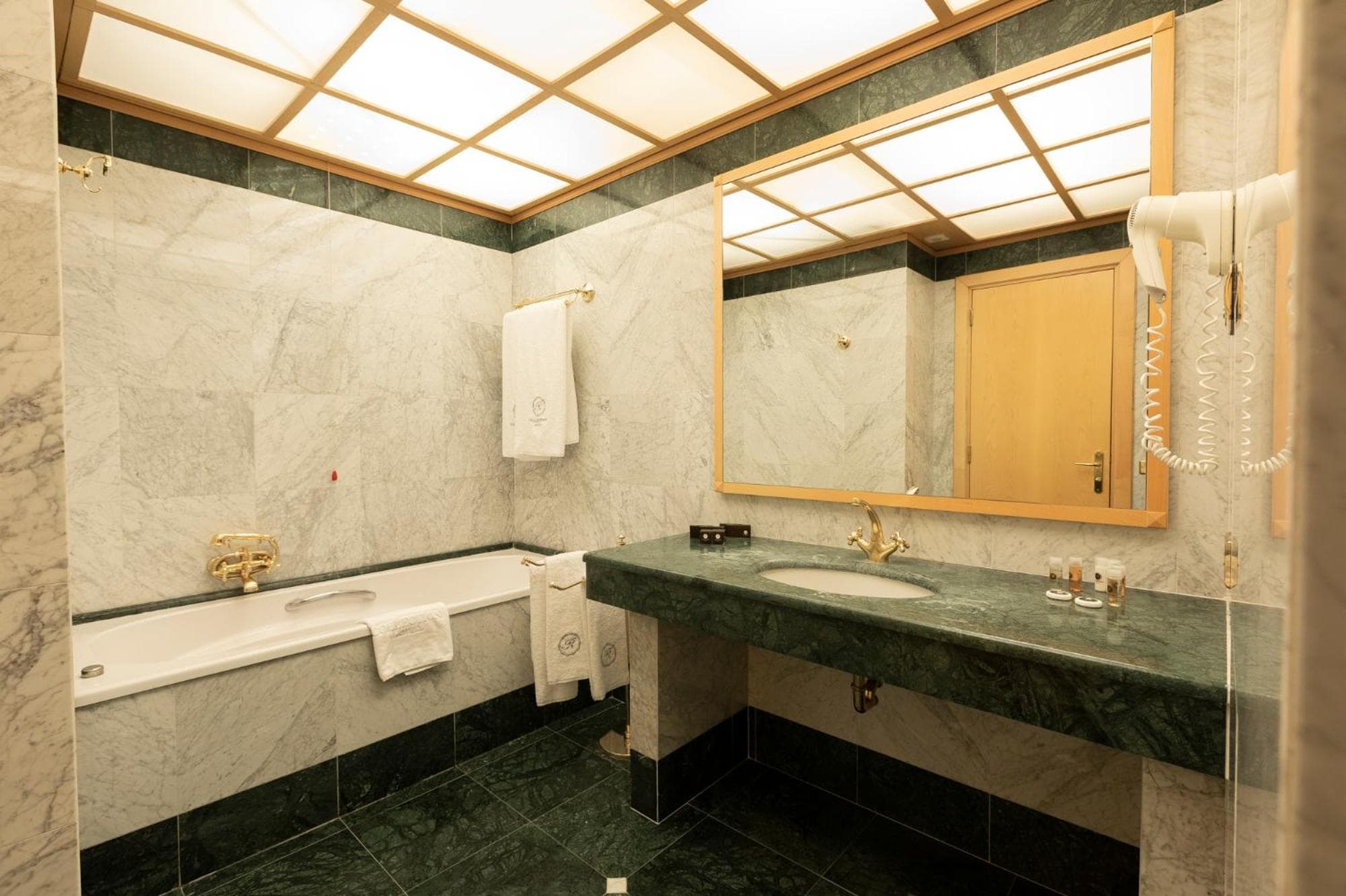 City Life Hotel Poliziano, by R Collection Hotels — 15