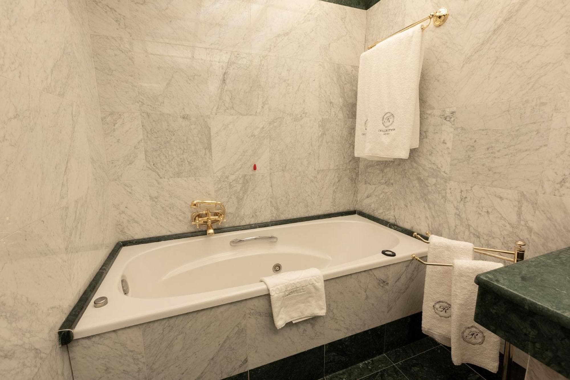 City Life Hotel Poliziano, by R Collection Hotels — 22