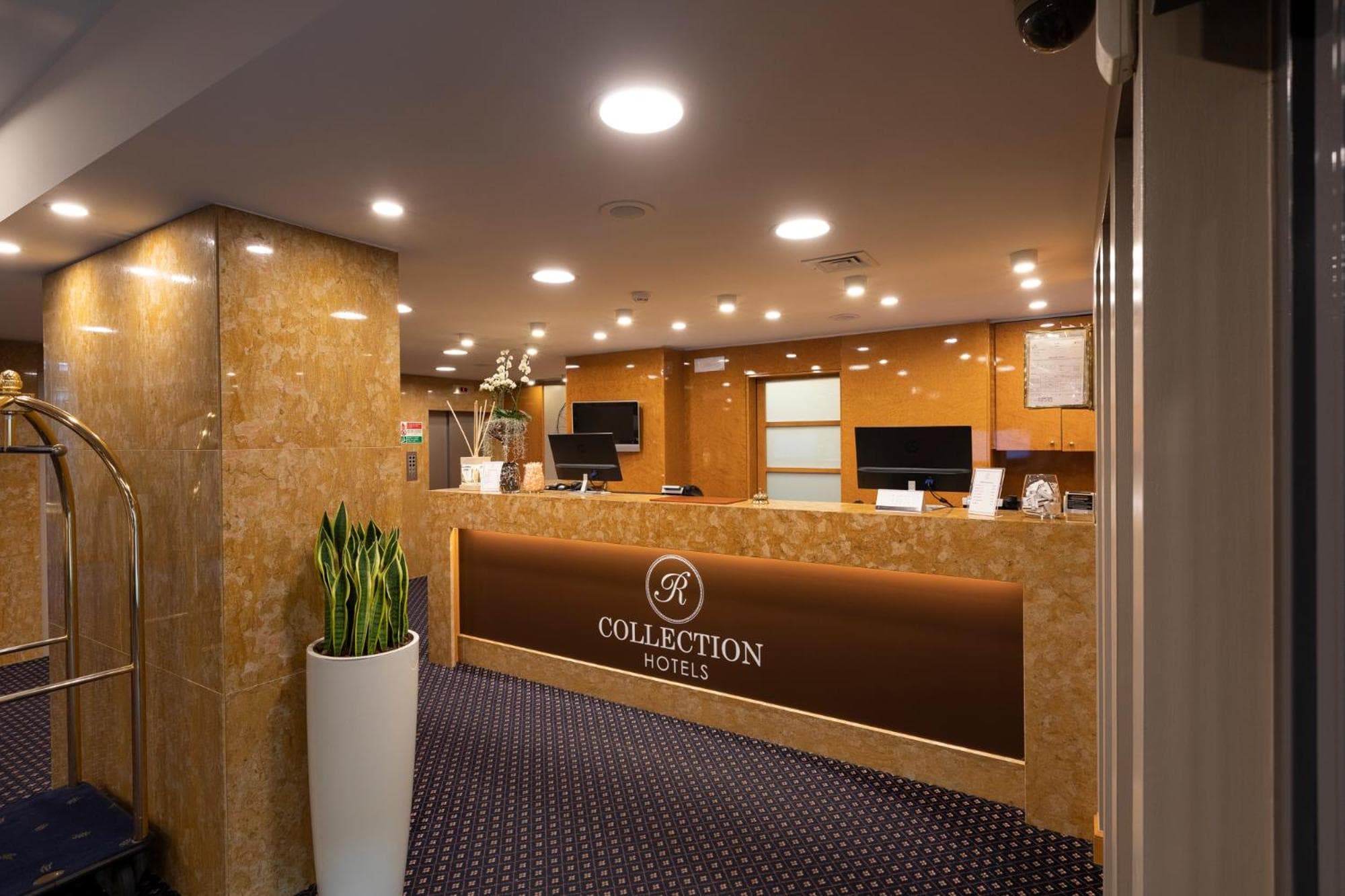 City Life Hotel Poliziano, by R Collection Hotels — 8