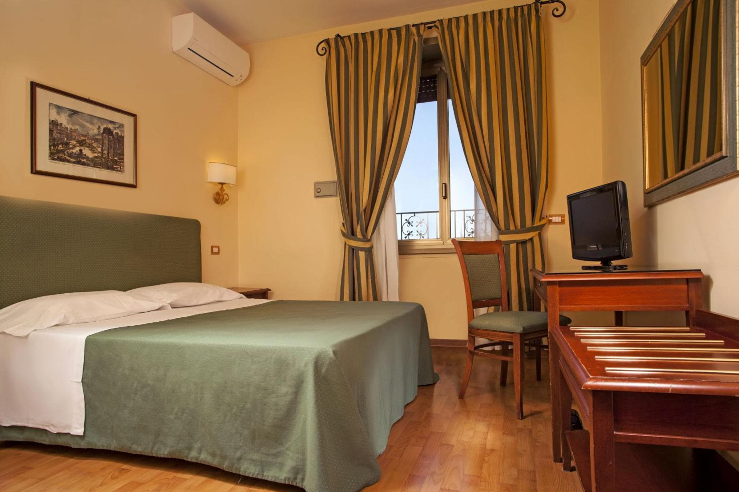 Albergo Colosseo — 12