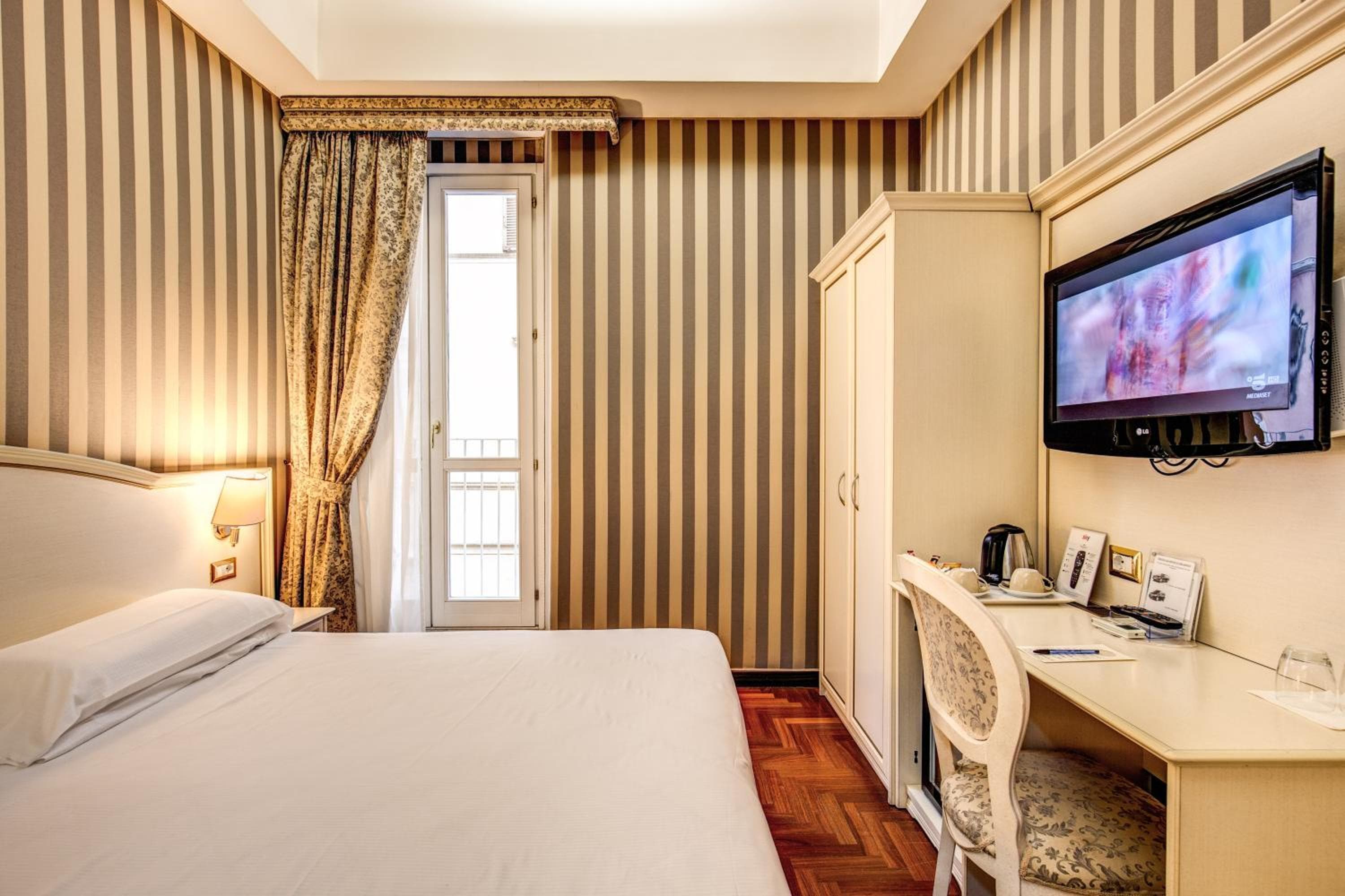 Trevi 41 Hotel — 12